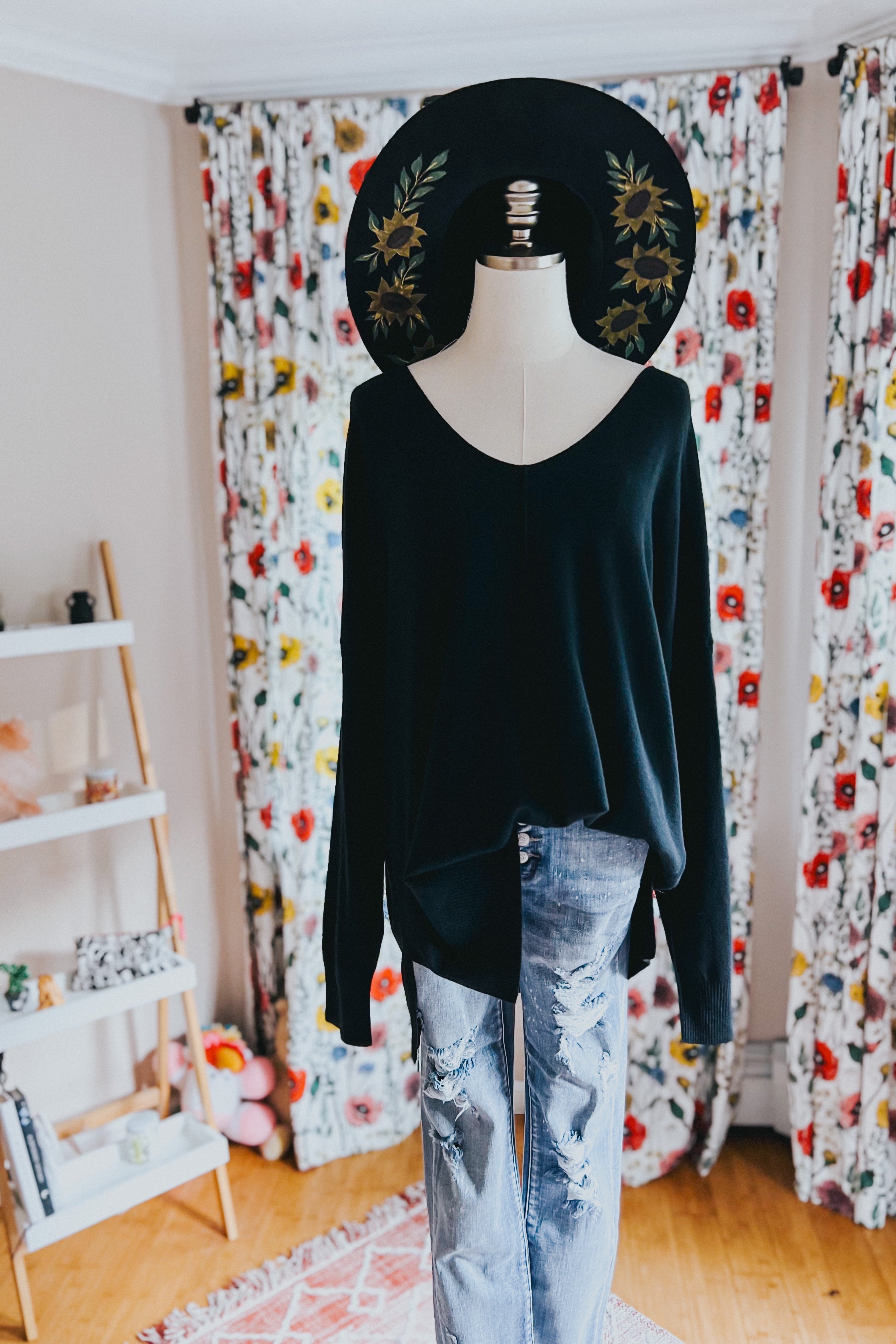 Hello Beautiful V Neck Sweater • Black