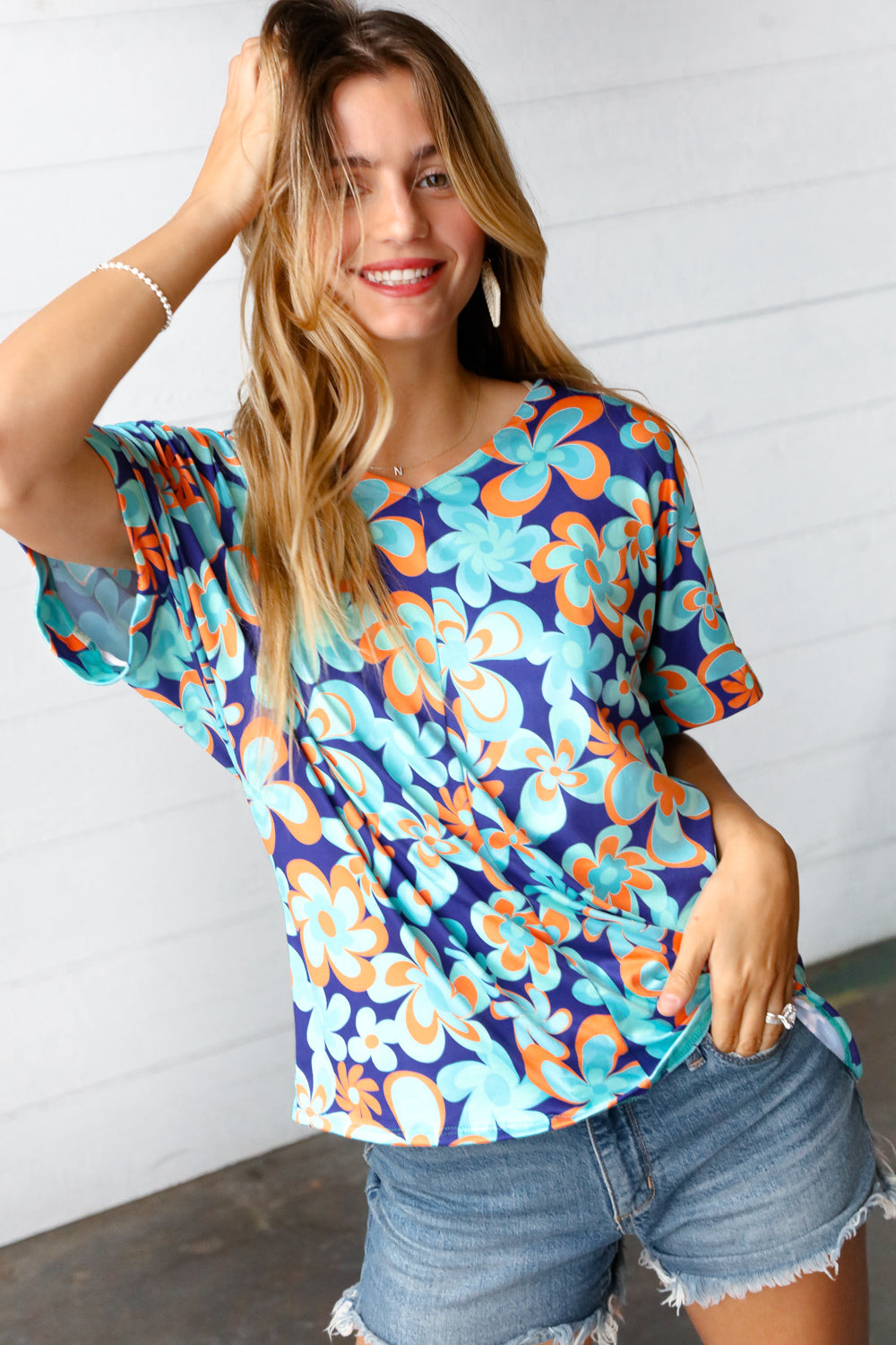 Daisy Blues Retro Floral V Neck Top - Atomic Wildflower