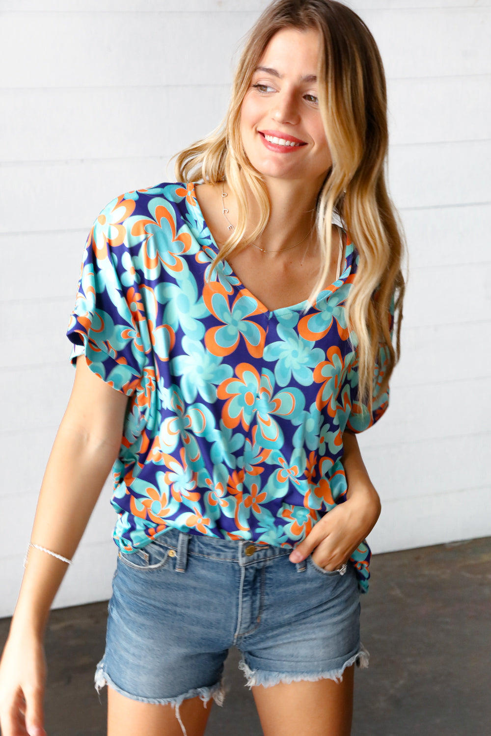 Daisy Blues Retro Floral V Neck Top - Atomic Wildflower