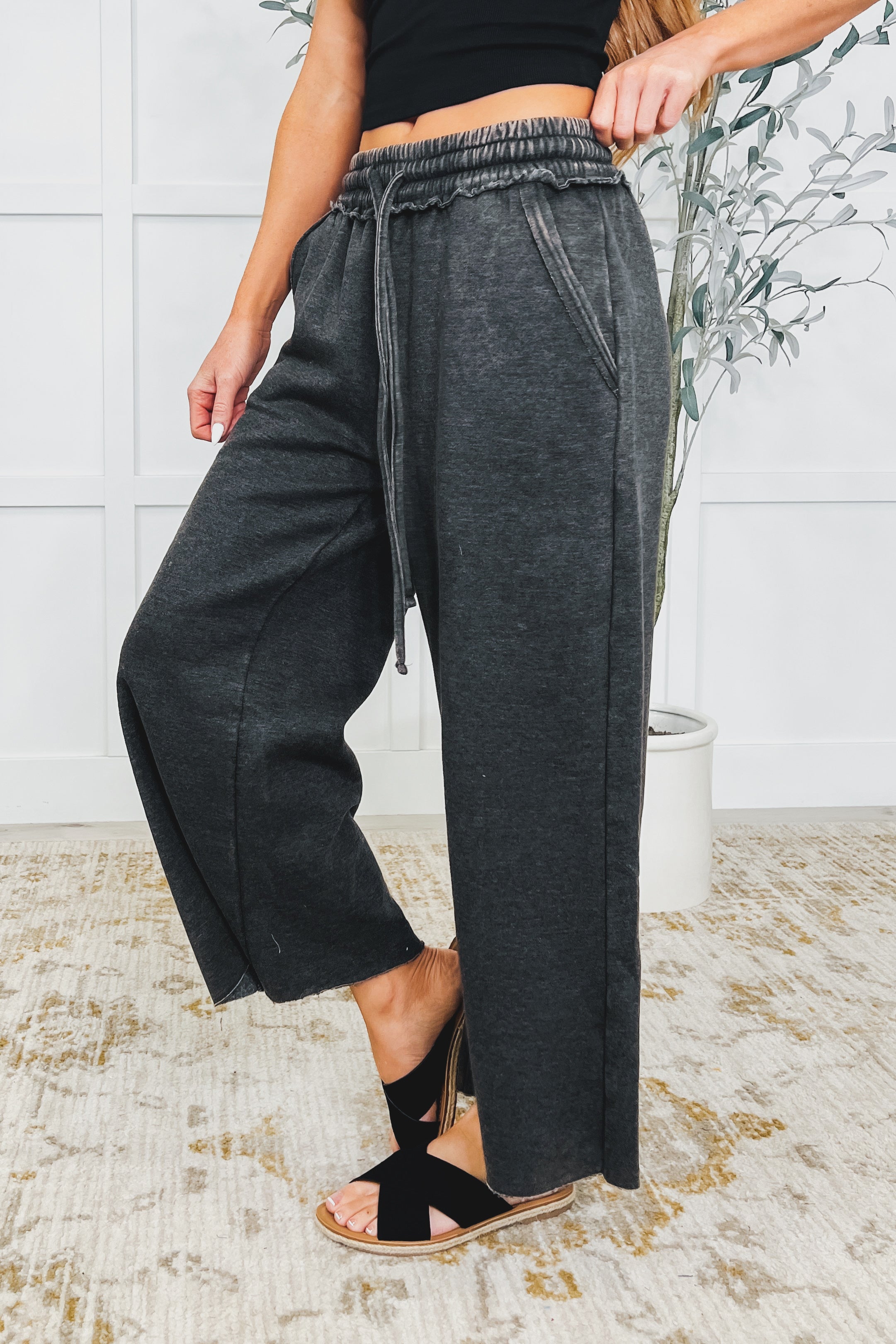 In or Out Wide Leg Cropped Pants • Ash Black