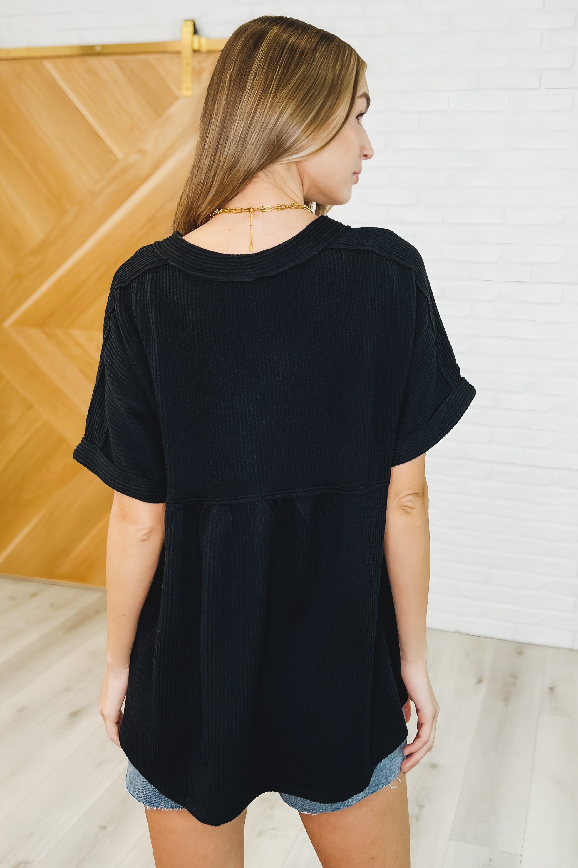 Plain and Sassy V-Neck Tee • Black