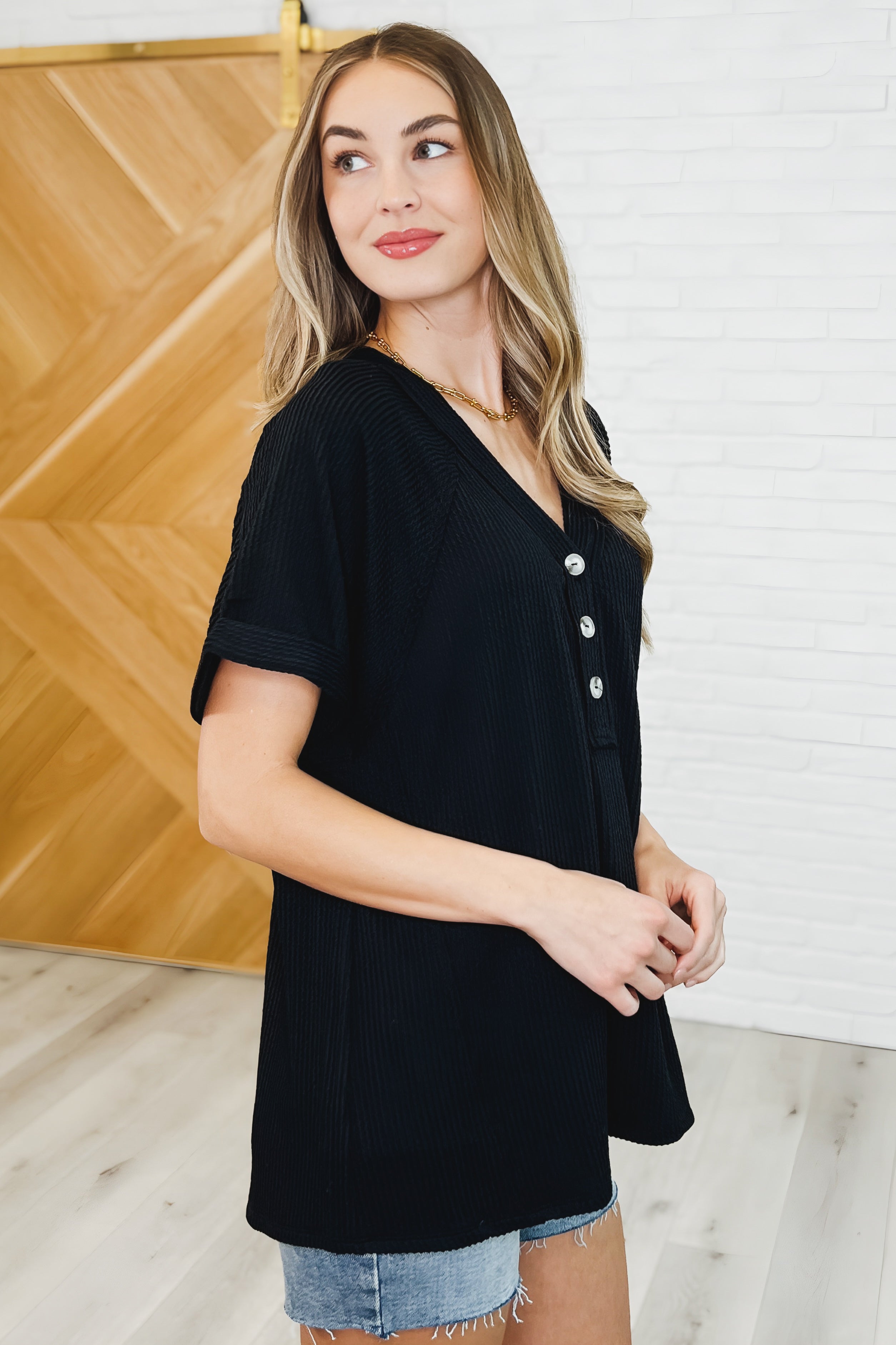 Plain and Sassy V-Neck Tee • Black