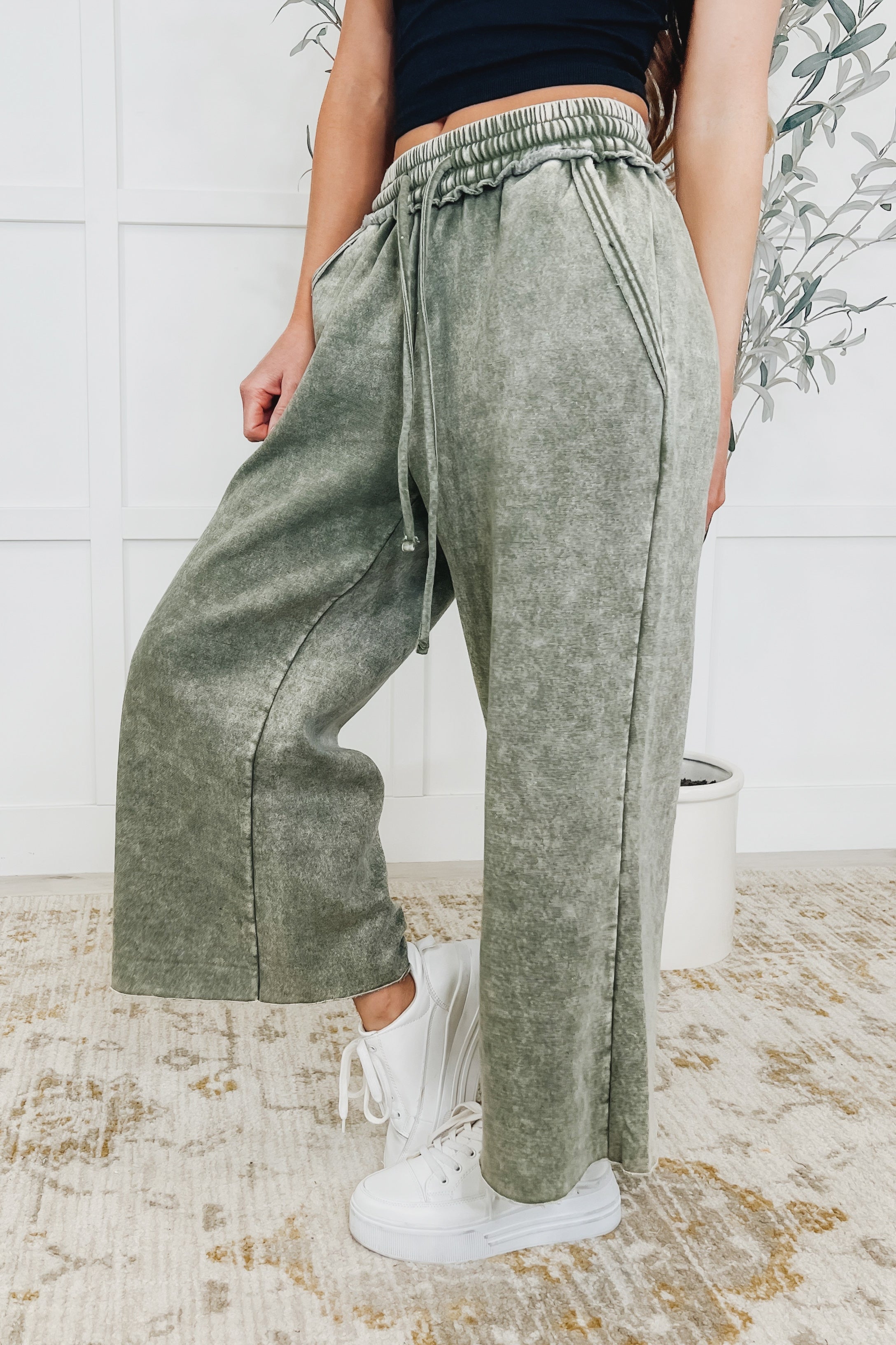 In or Out Wide Leg Cropped Pants • Olive