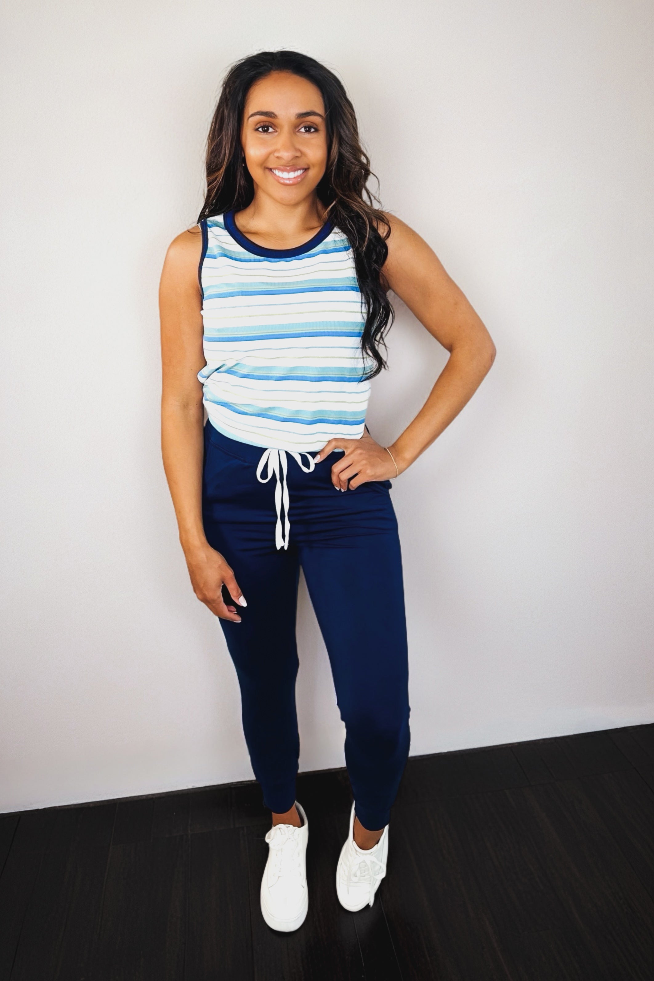 Giving the Run Around Joggers • Navy