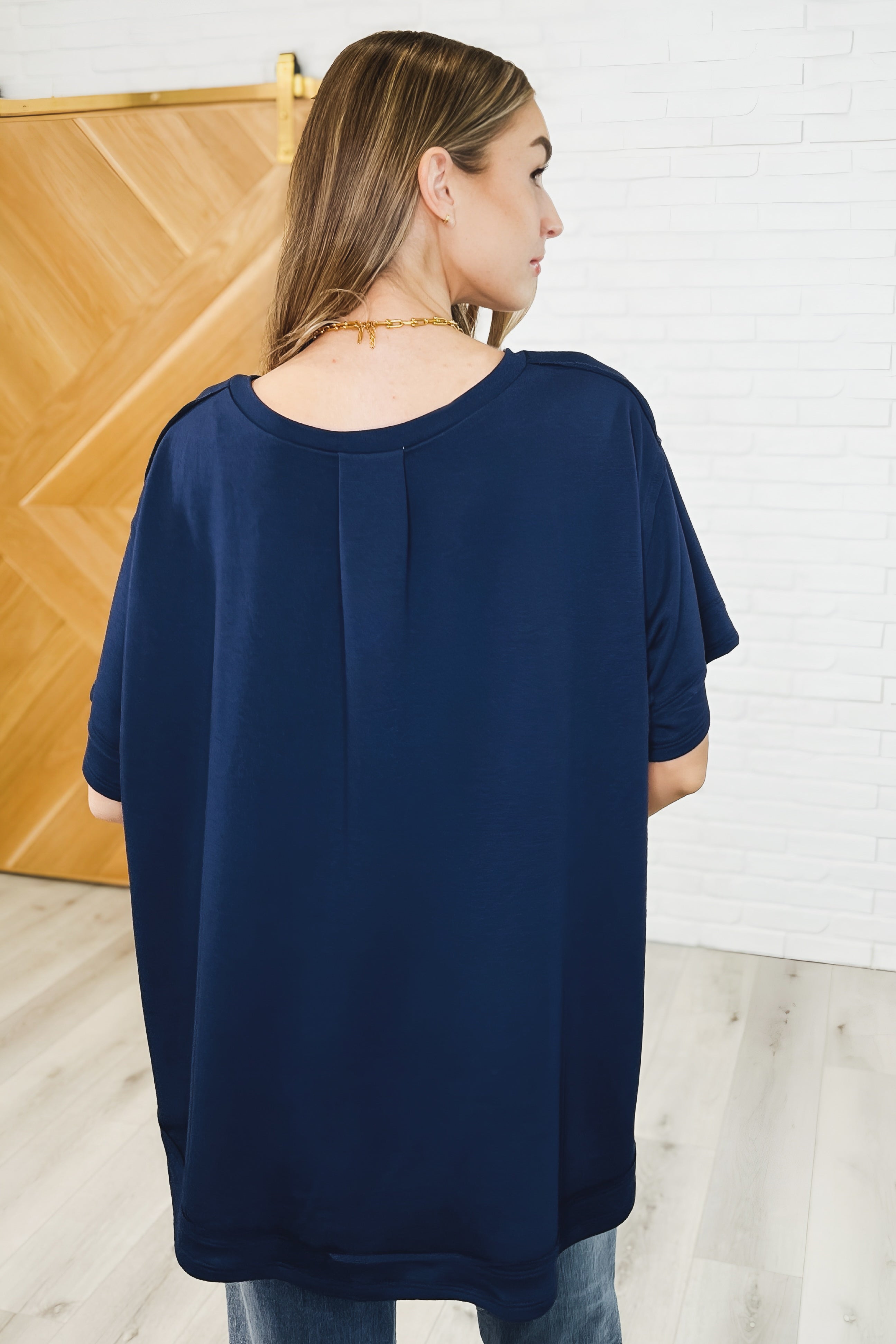 In the Rotation Exposed Seam Tee • Navy