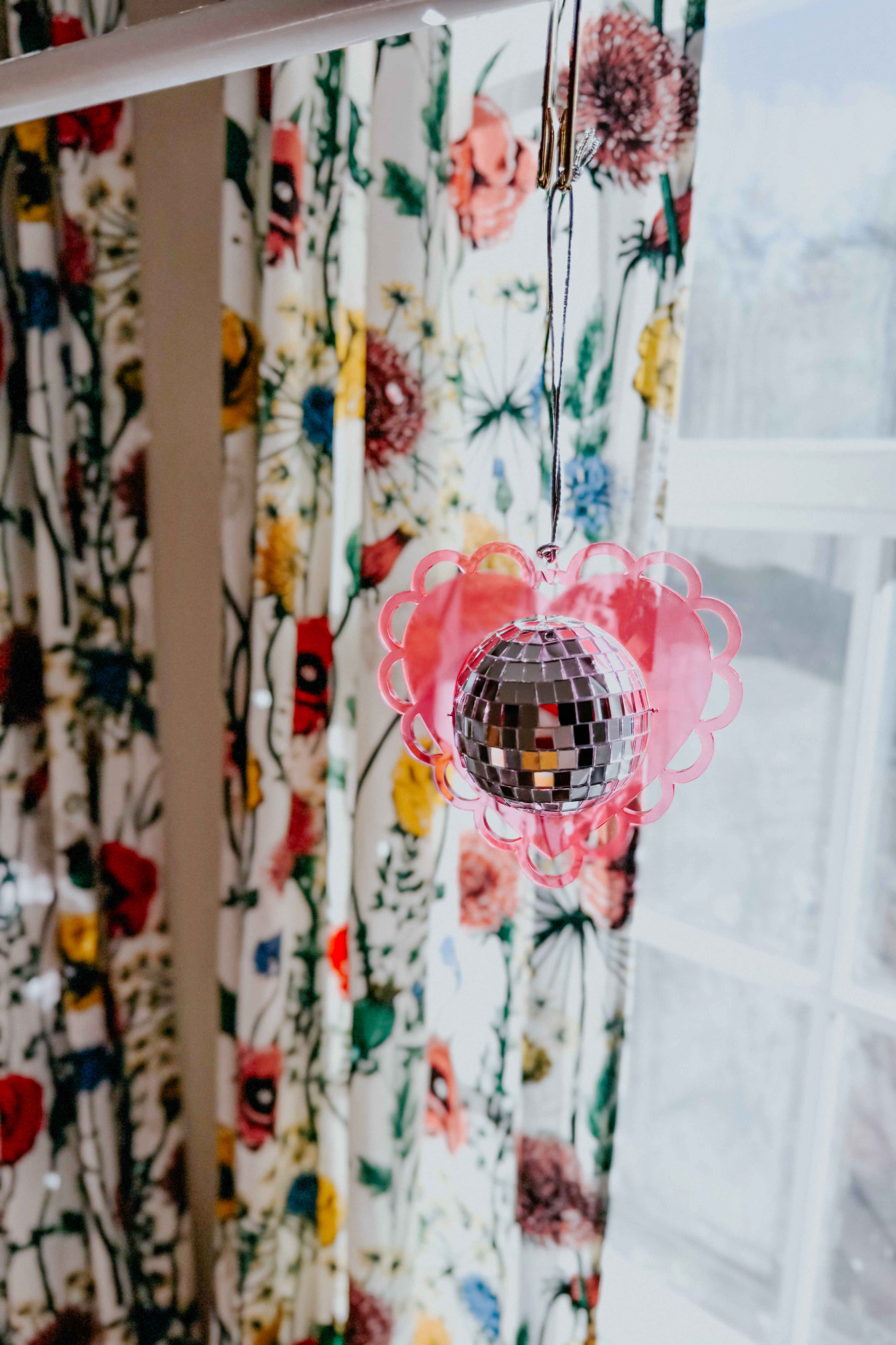 Hanging Mini Disco Scalloped Heart Sun Catcher • Light Pink