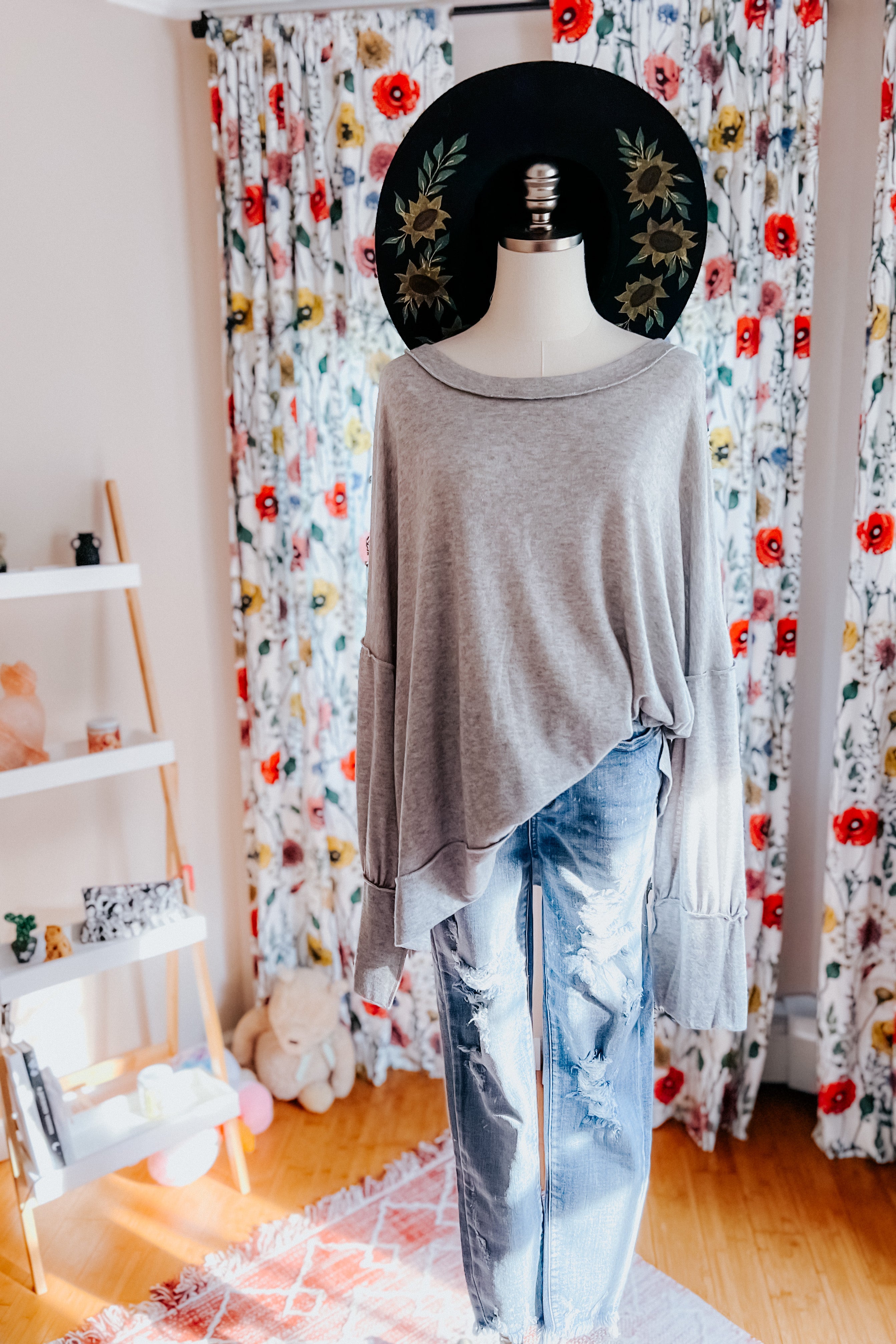 Through & Through Bubble Sleeve Outseam Top
