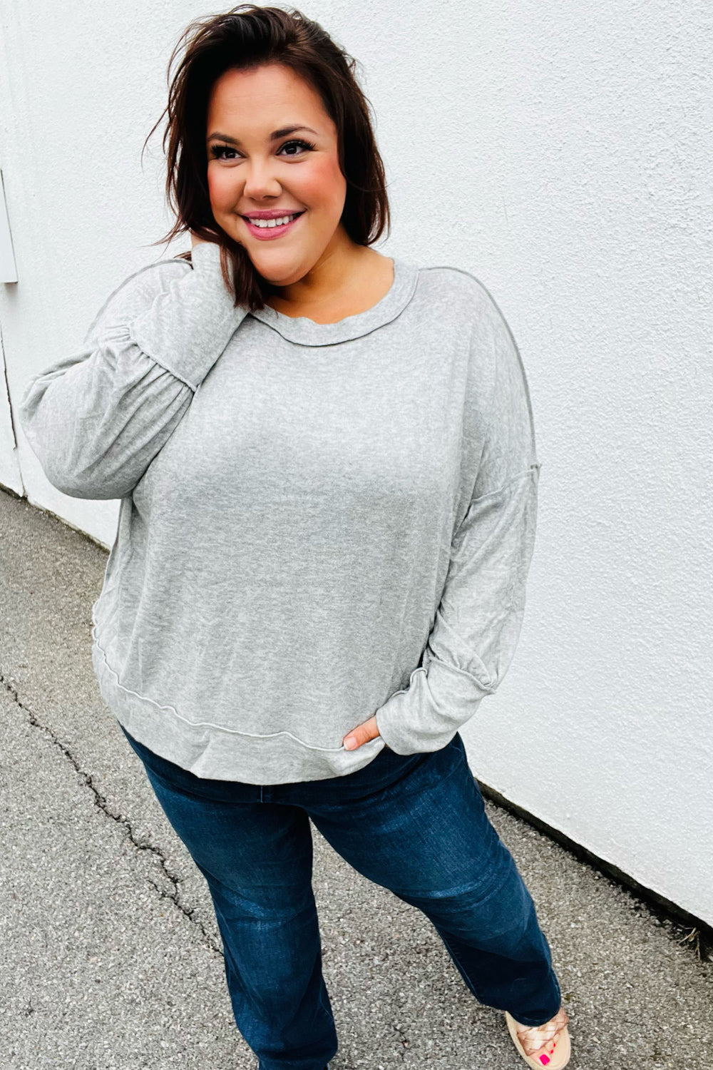 Through & Through Bubble Sleeve Outseam Top