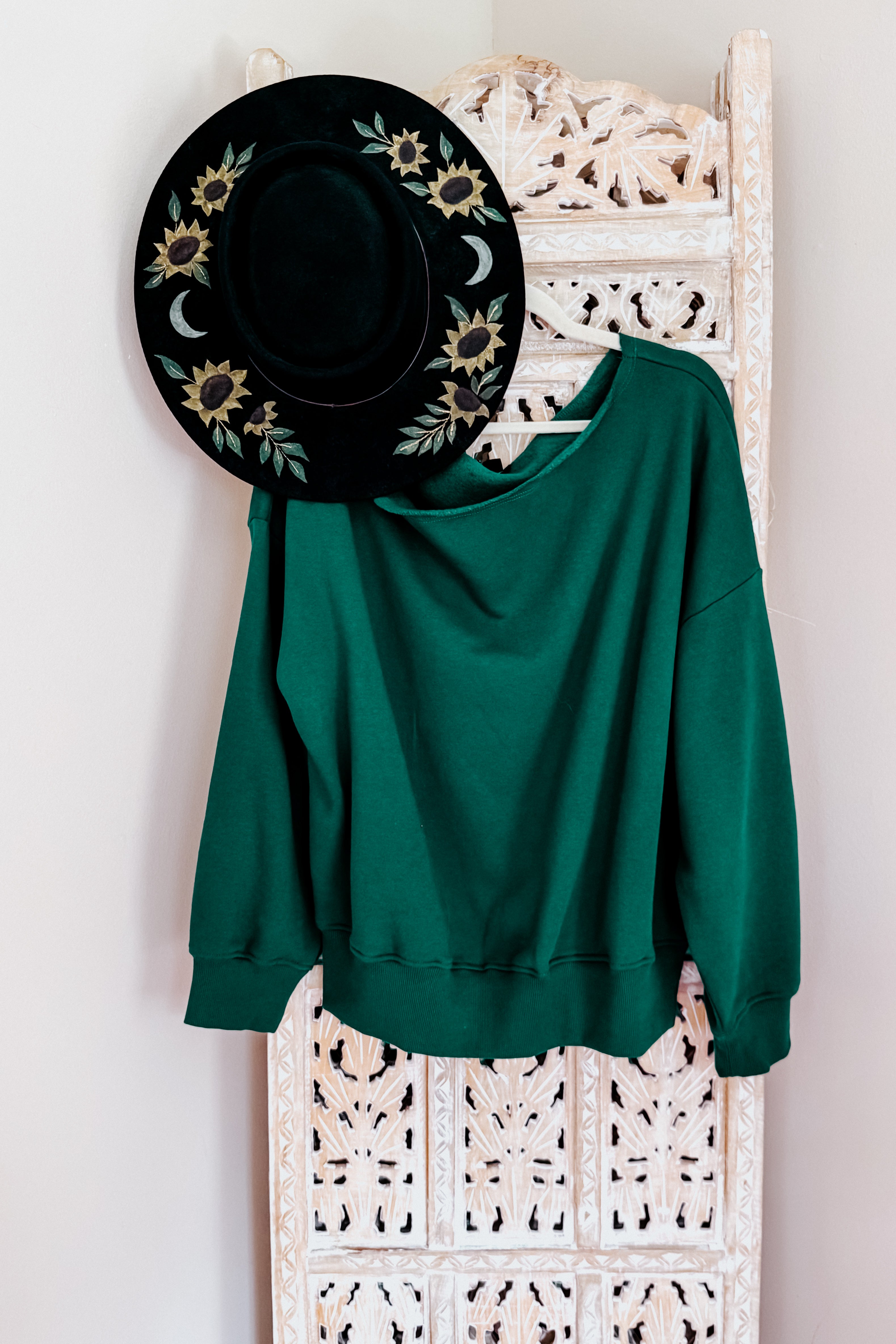 Side Hustle Off Shoulder Long Sleeve Top • Hunter Green