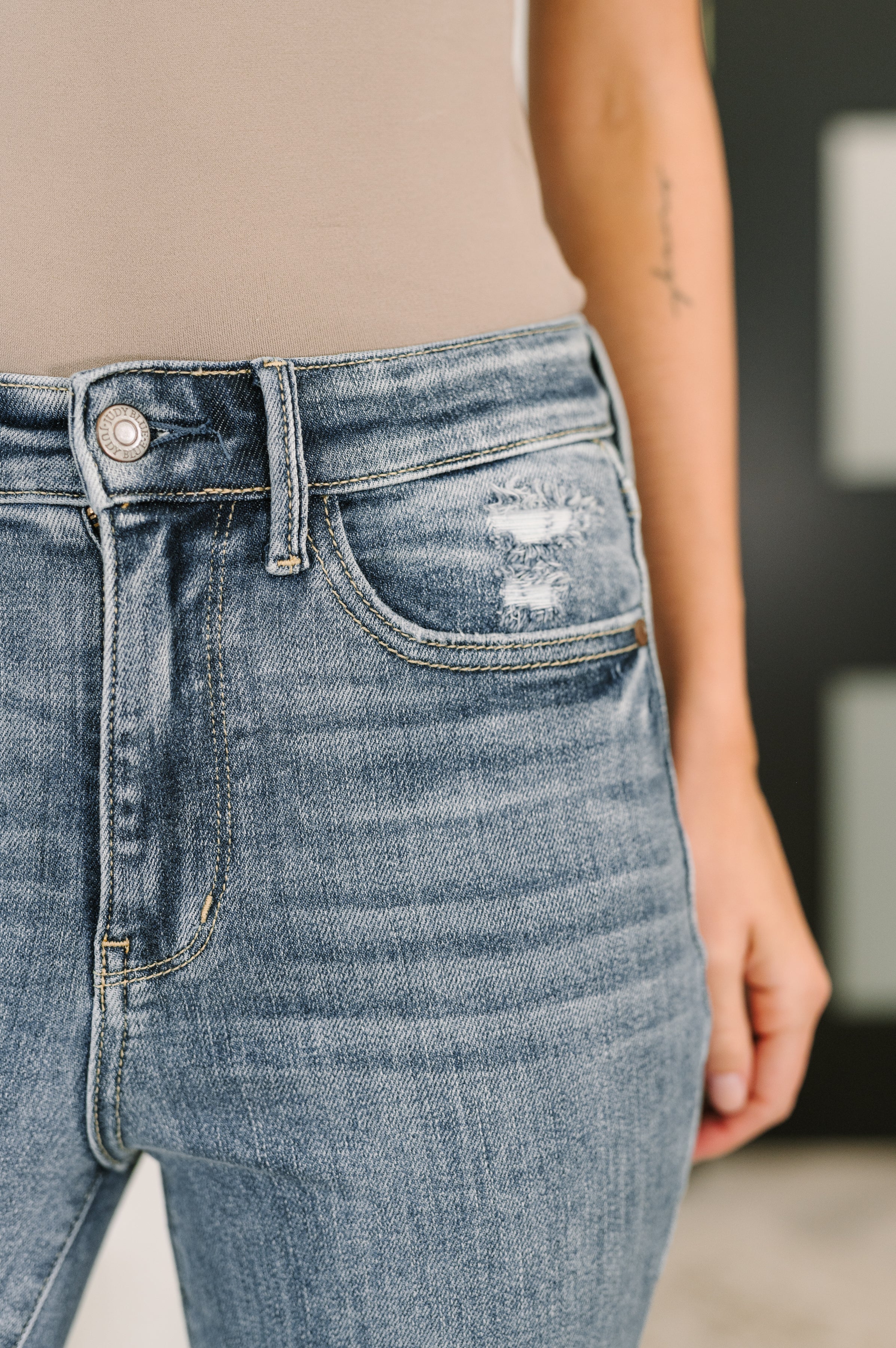 Robin High Waist Bootcut with Frayed Hem