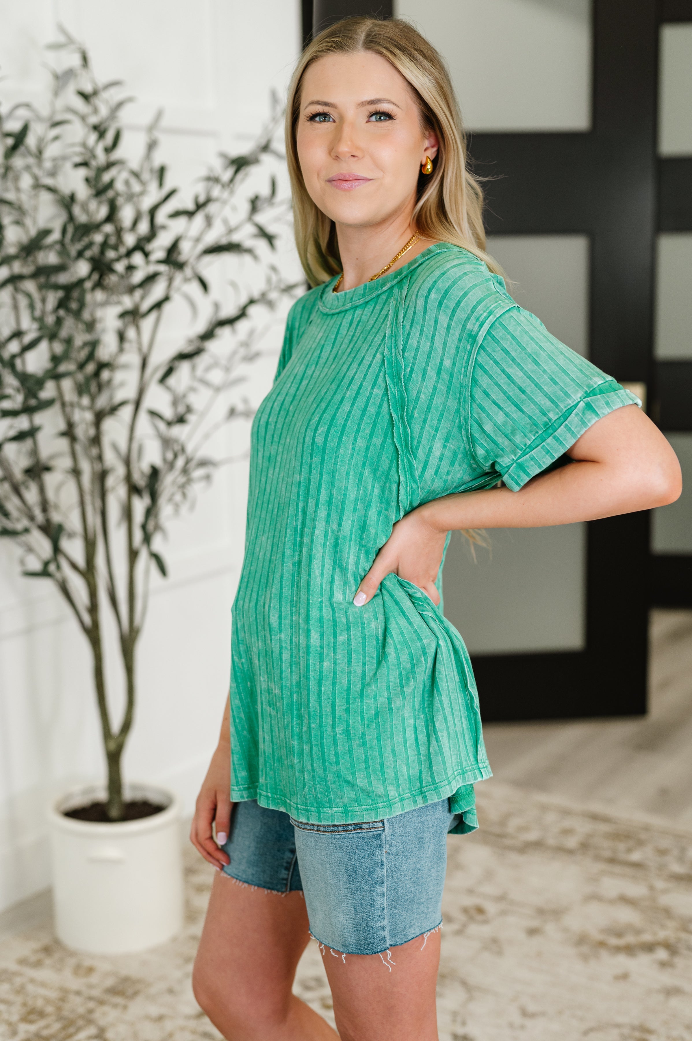 Sunday's Bestie Mineral Wash Top • Kelly Green