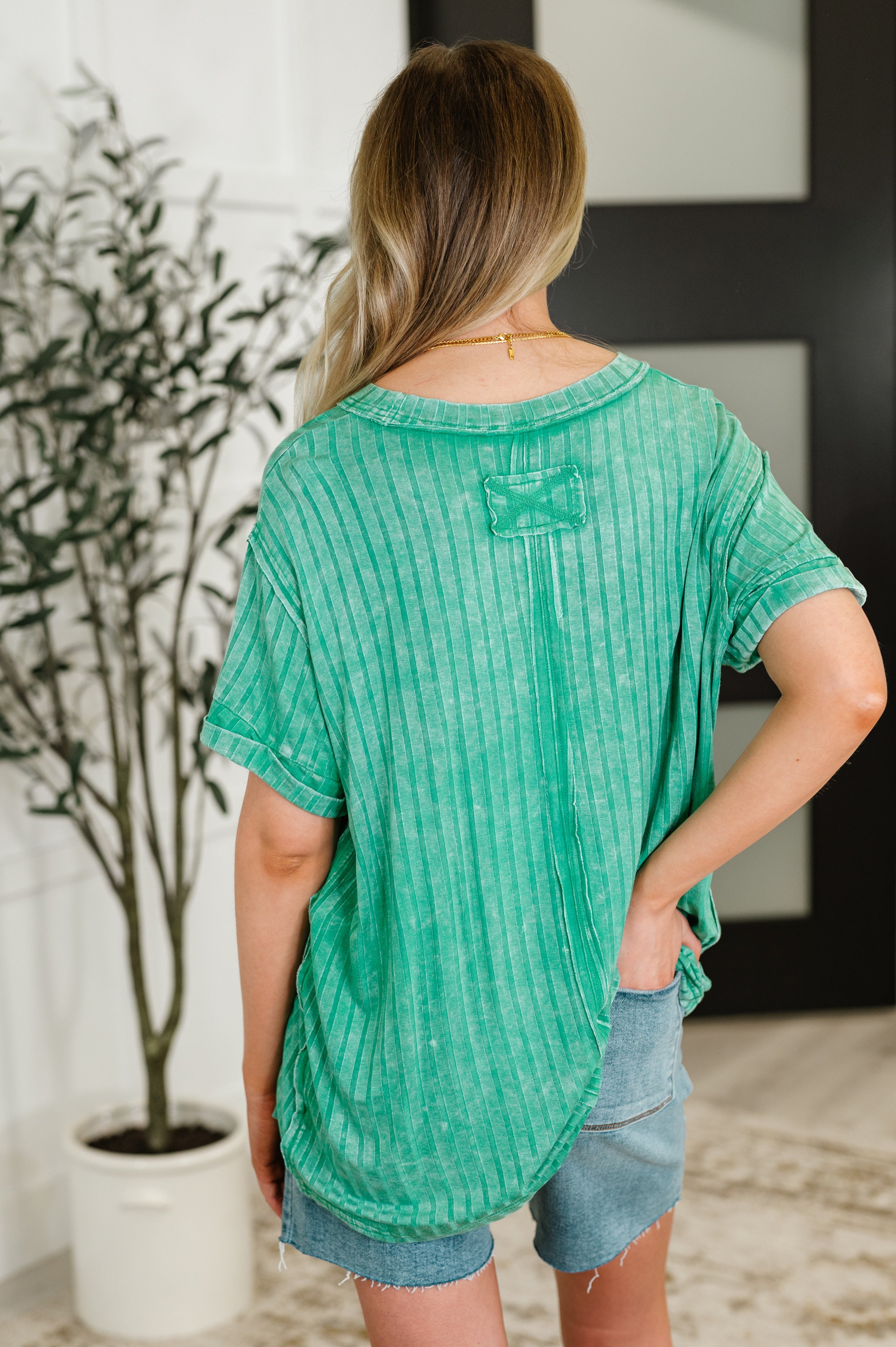 Sunday's Bestie Mineral Wash Top • Kelly Green