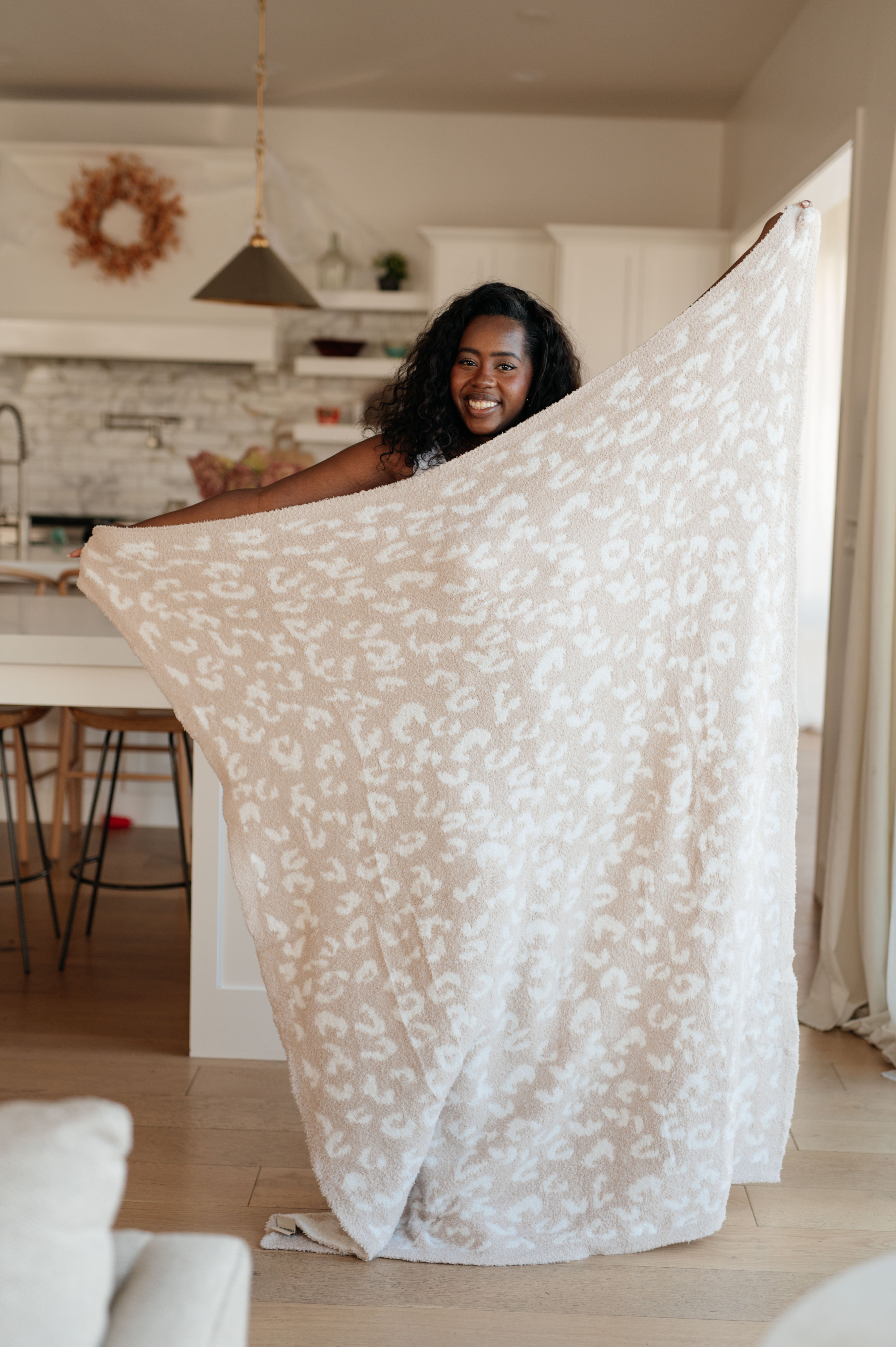 Ari Blanket Single Cuddle Size • Neutral Animal