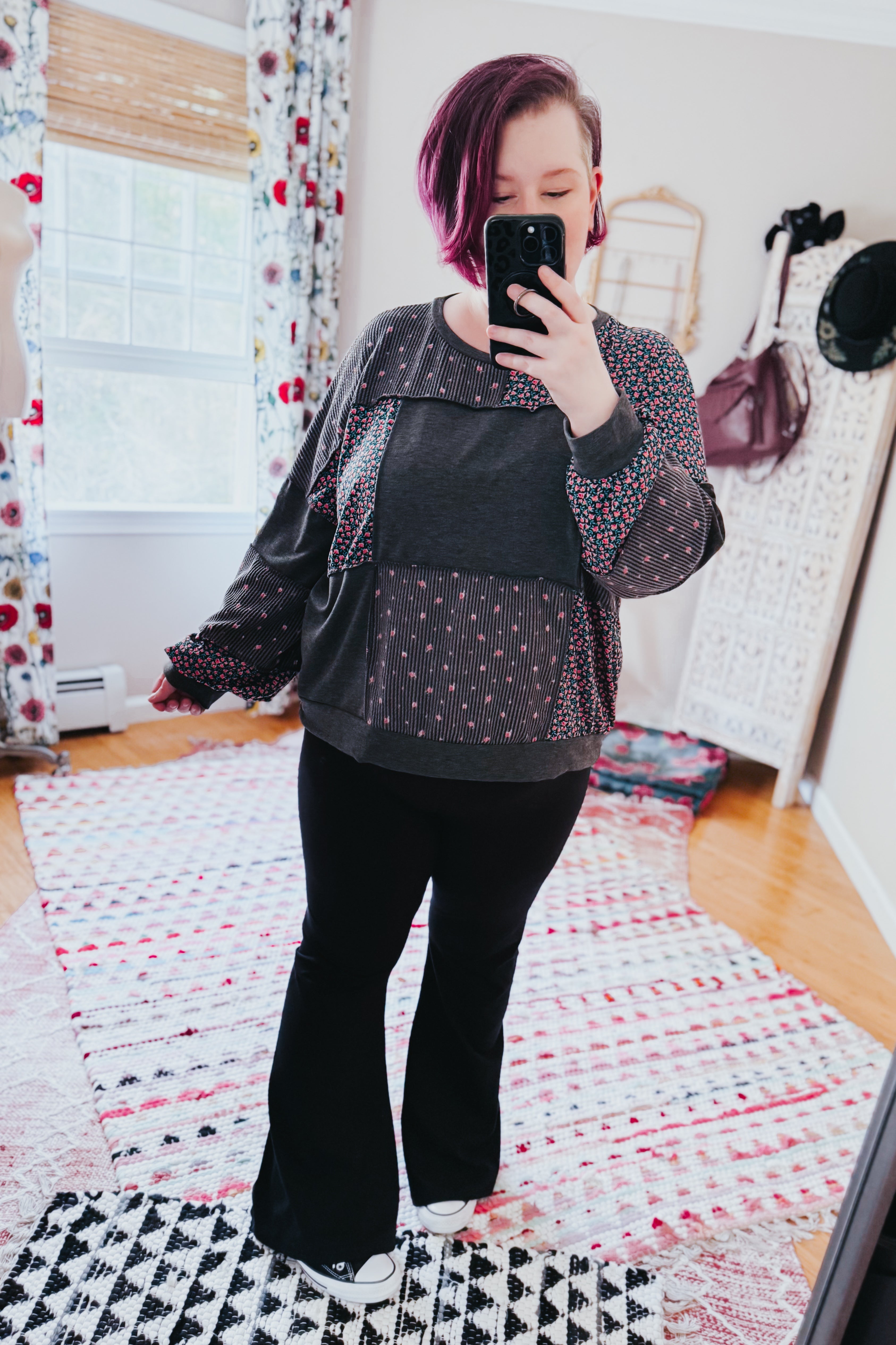 Lazy Daisies Pullover