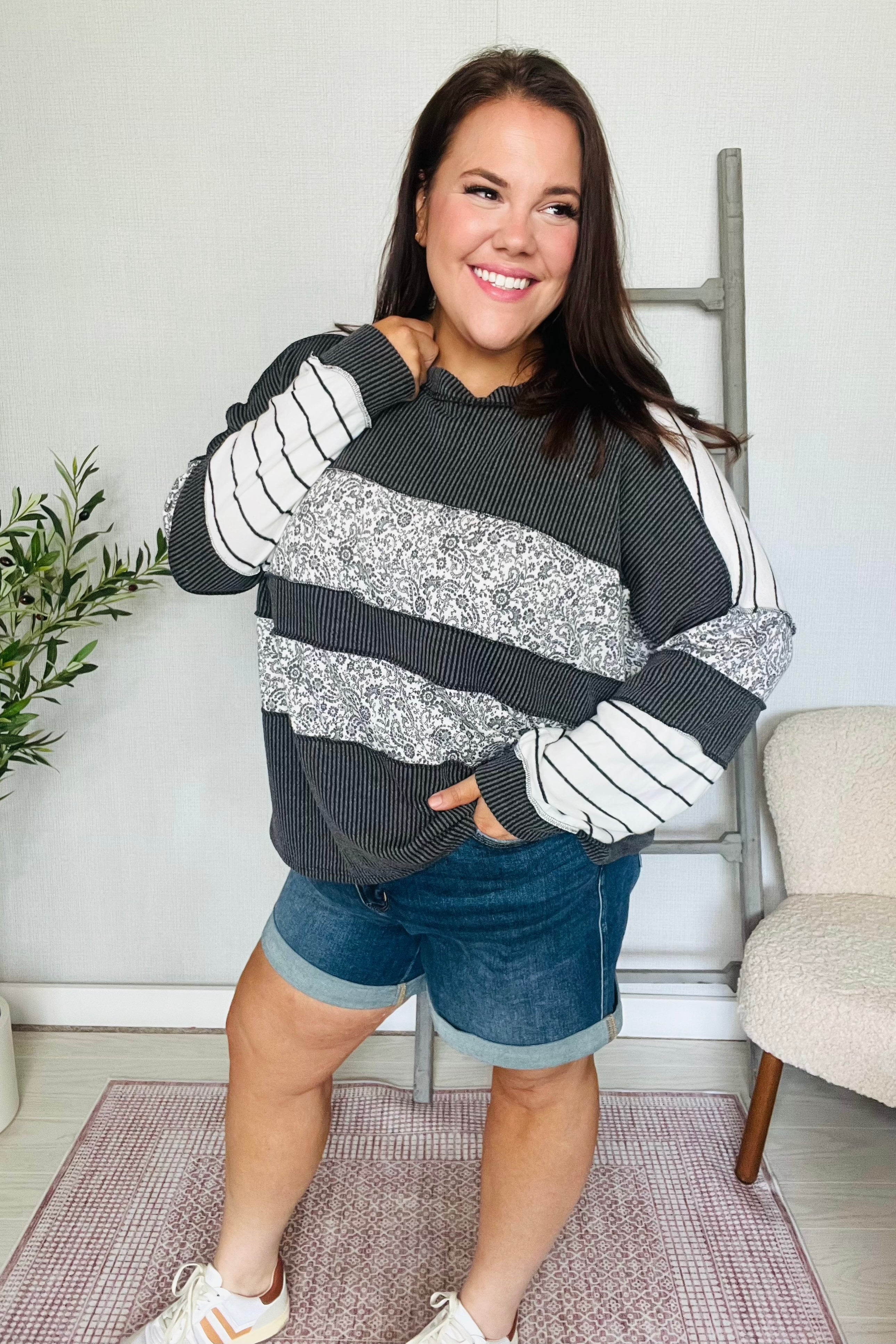Lips Like Sugar Print Block Pullover
