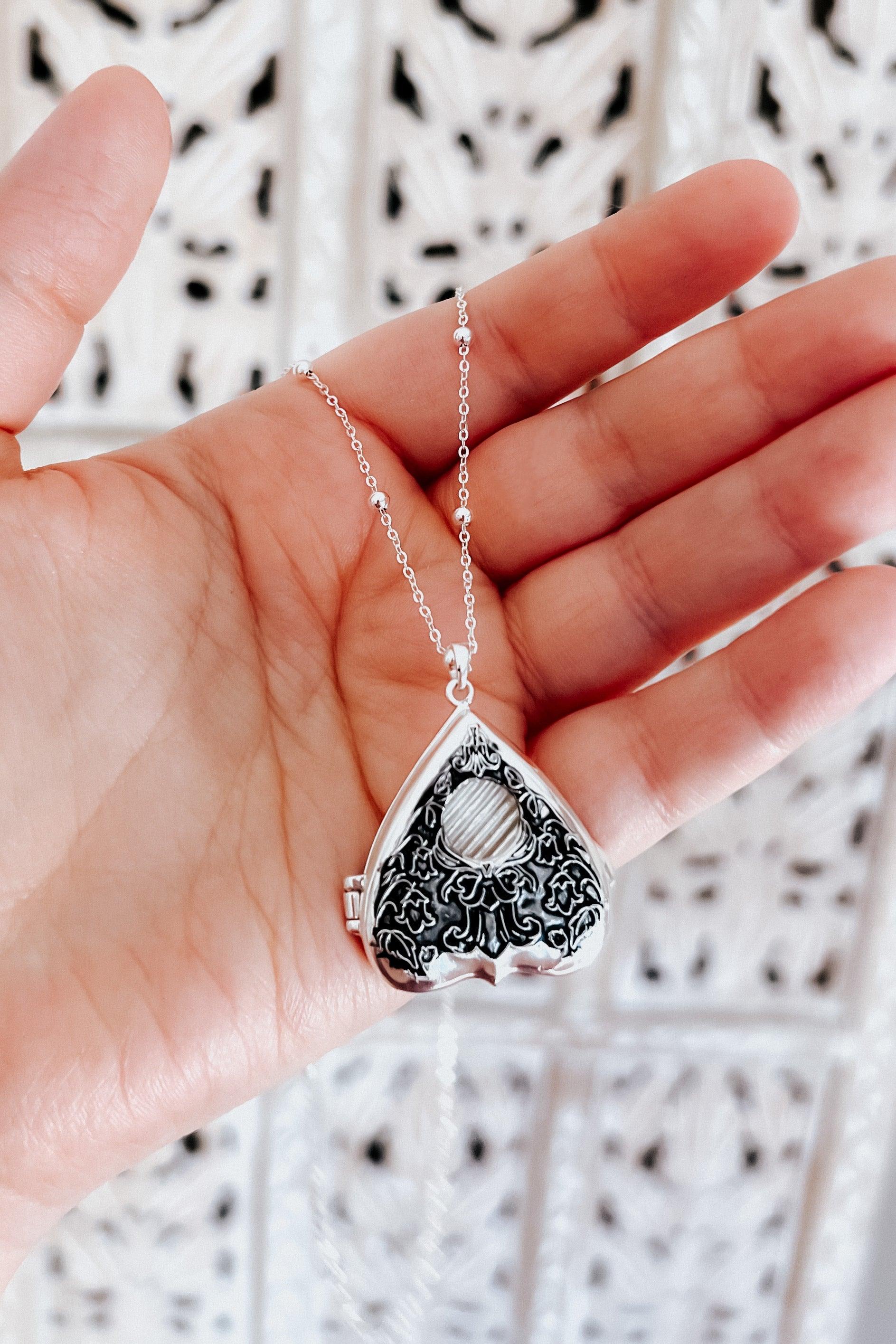 Belladonna Mourning Locket - Atomic Wildflower