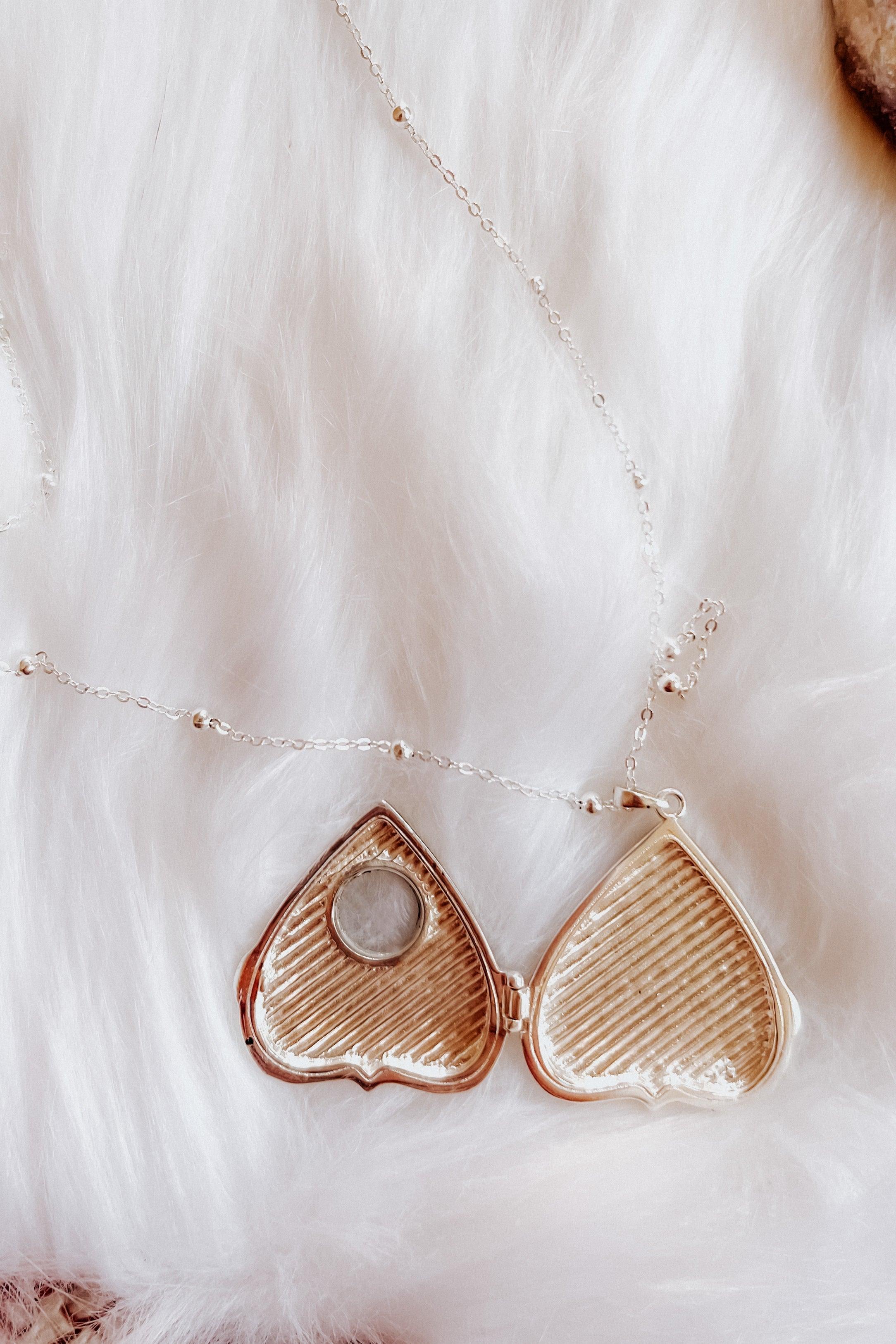 Belladonna Mourning Locket - Atomic Wildflower