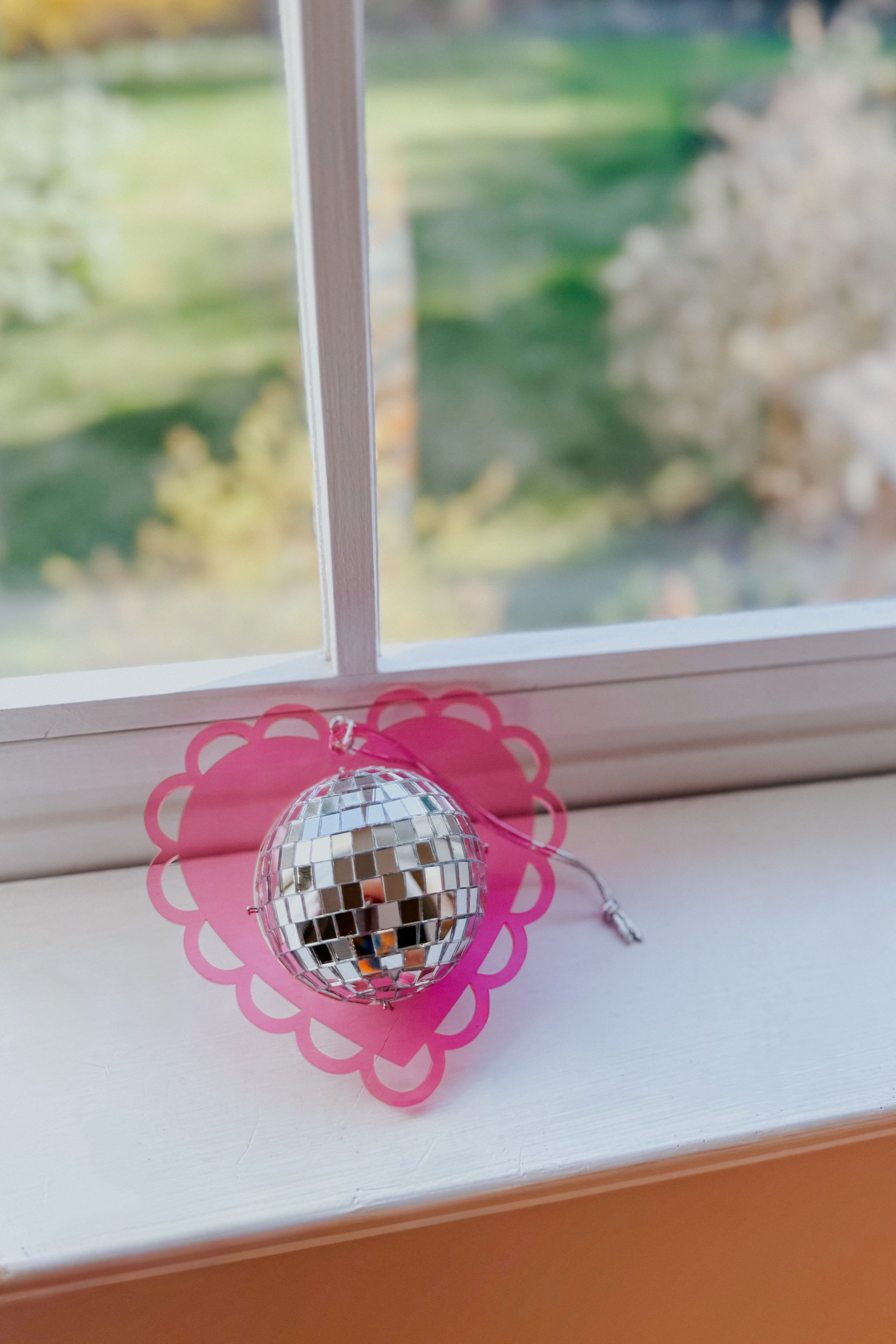 Hanging Mini Disco Scalloped Heart Sun Catcher • Light Pink