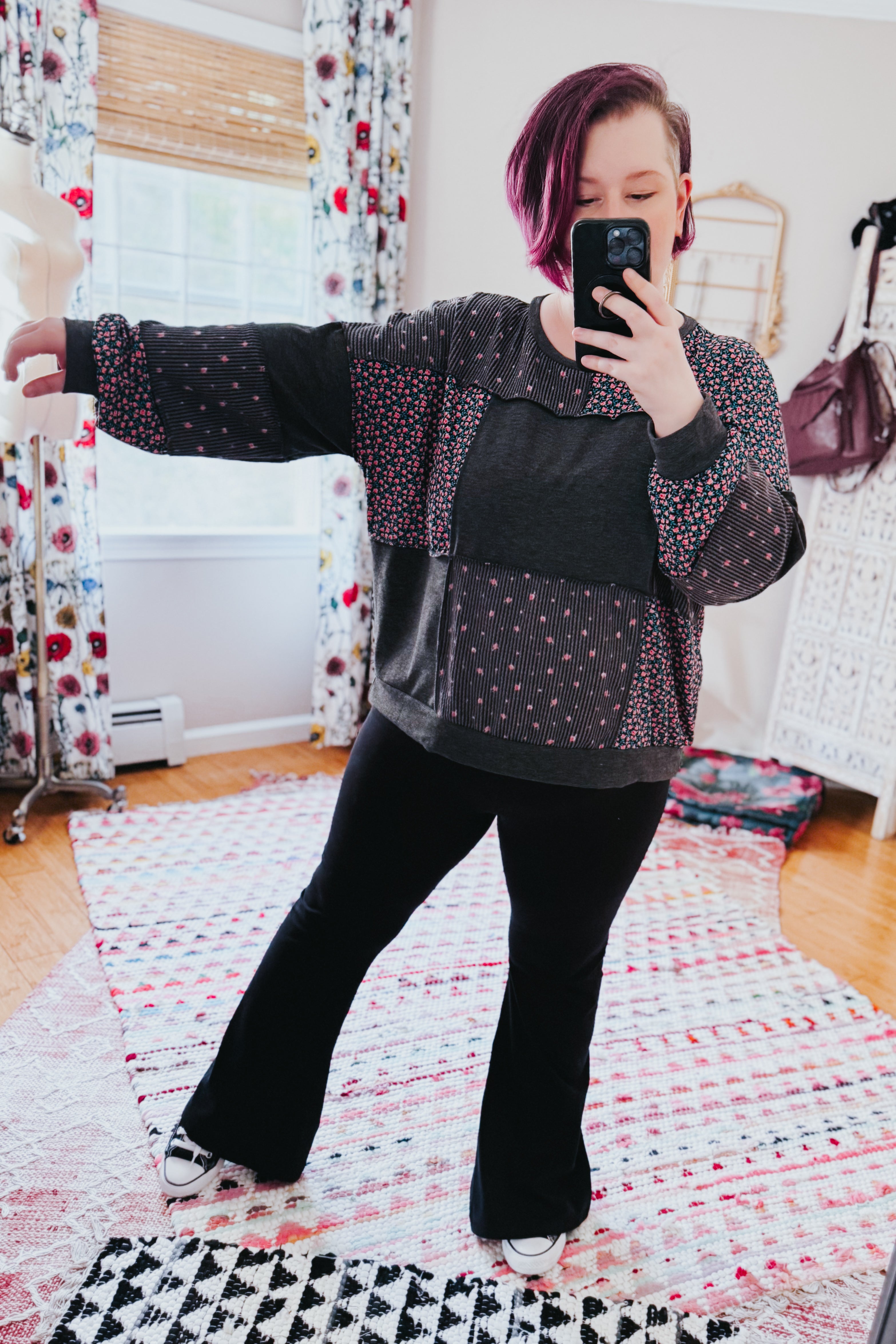Lazy Daisies Pullover