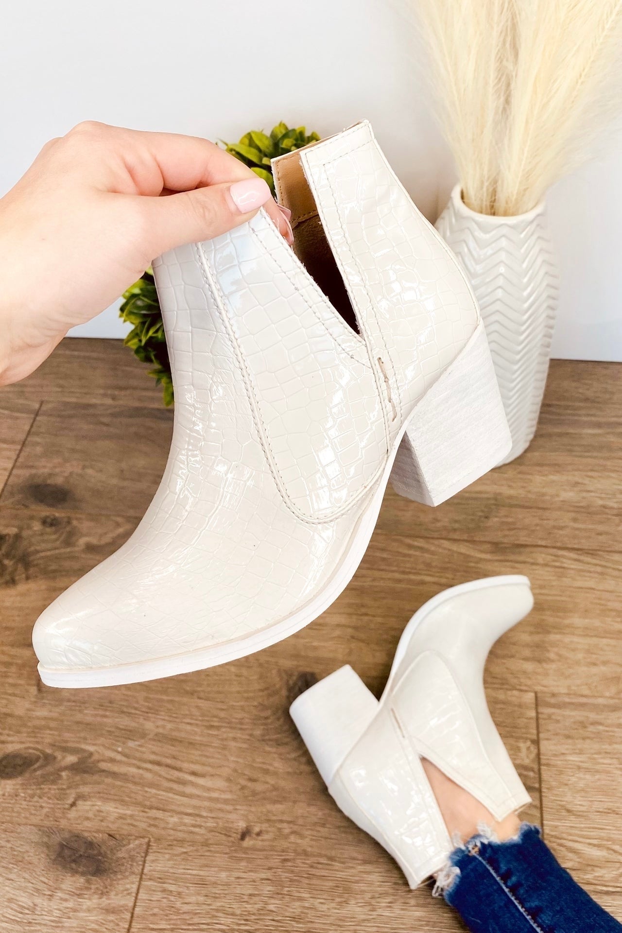 Tarim Bootie • White Croc