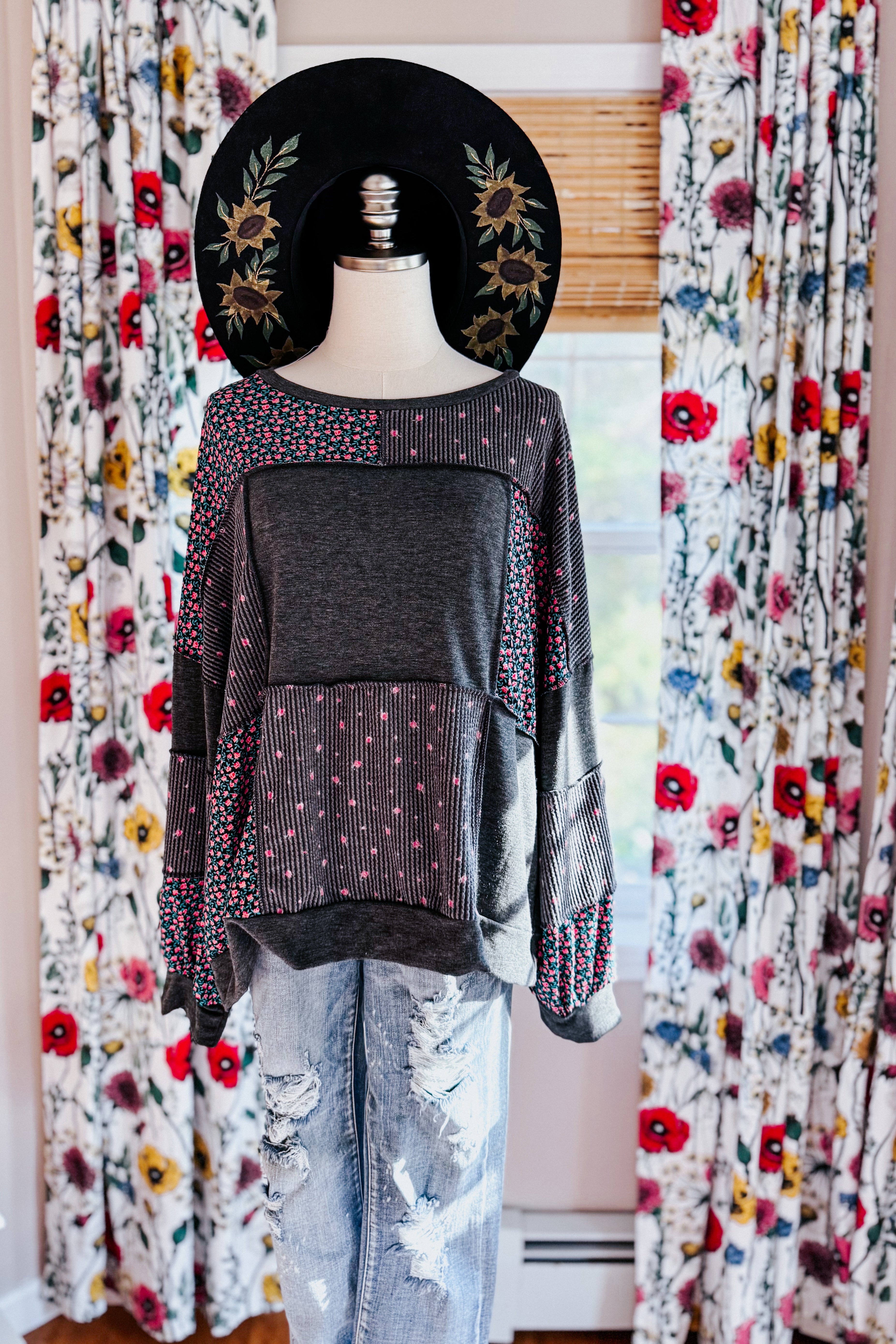 Lazy Daisies Pullover
