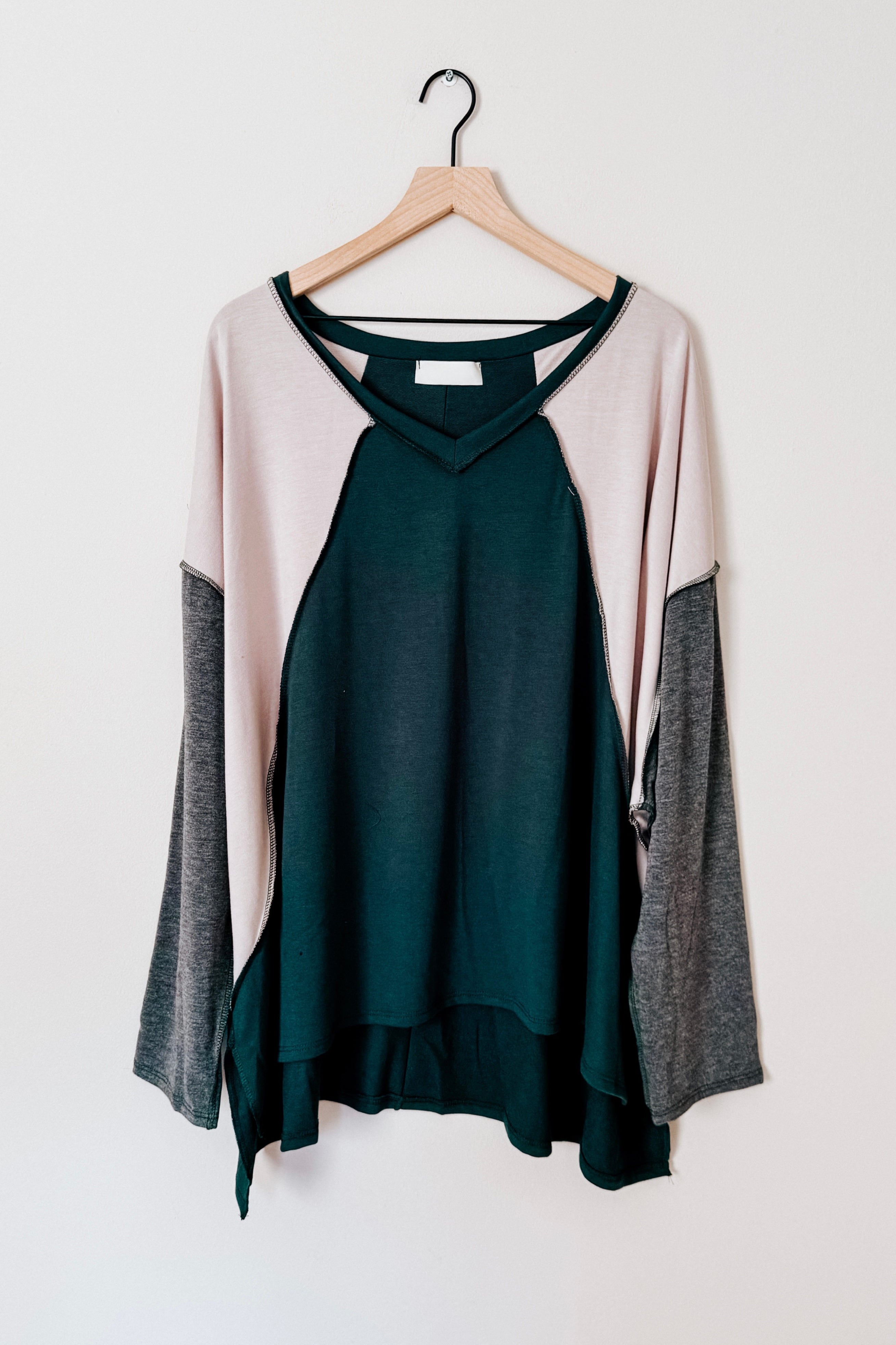 Stand Out V Neck Raglan Color Block Outseam Top