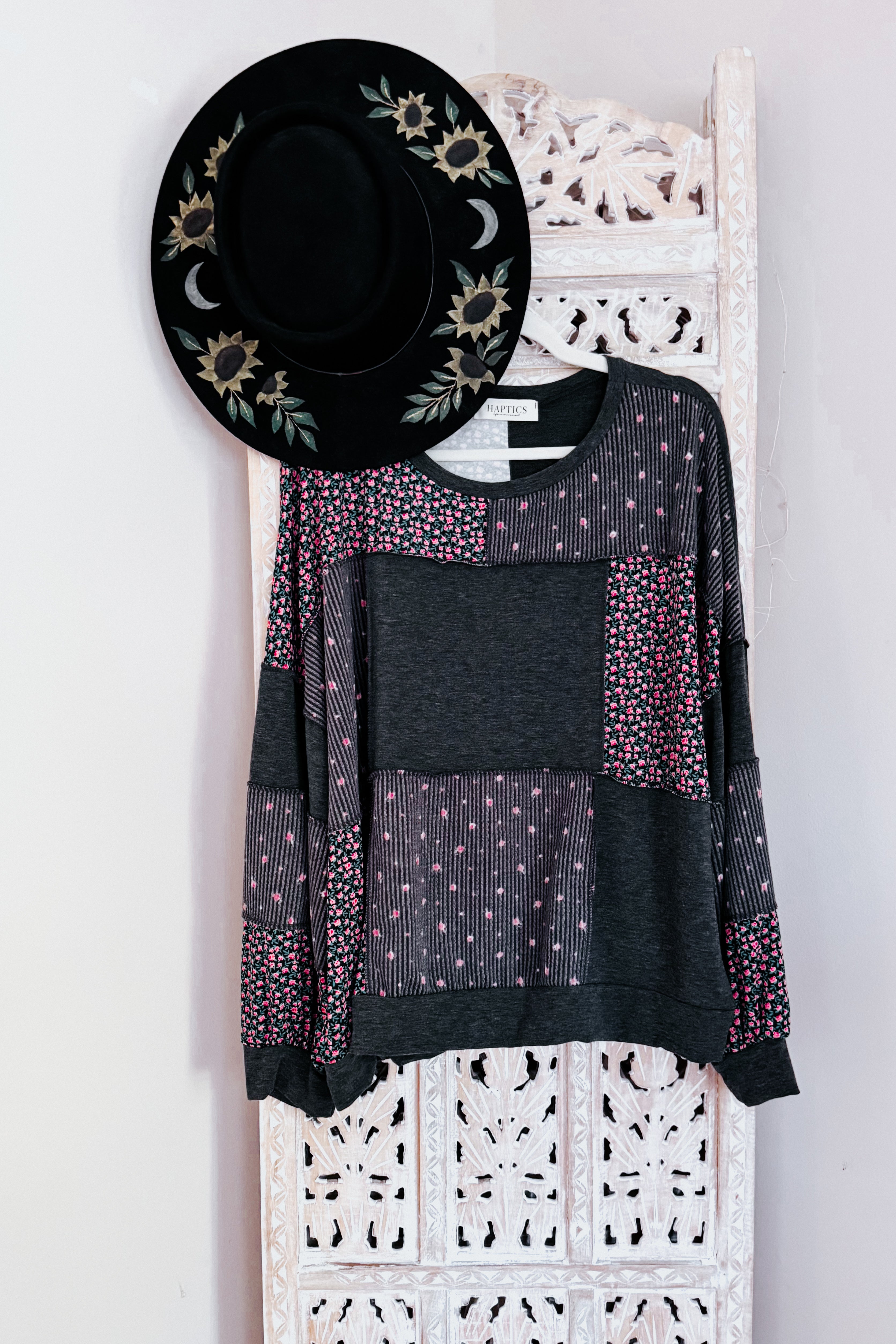 Lazy Daisies Pullover