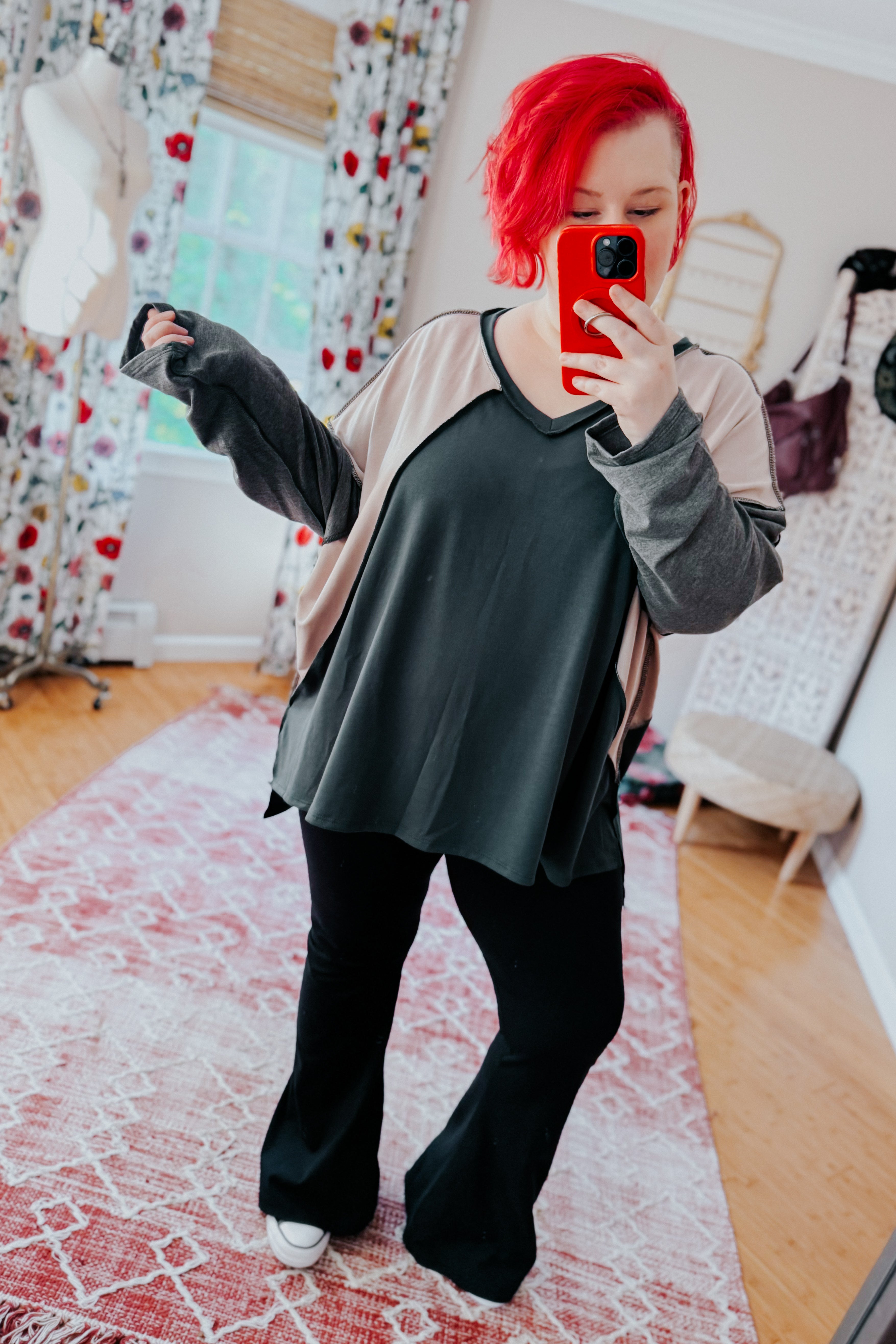 Stand Out V Neck Raglan Color Block Outseam Top