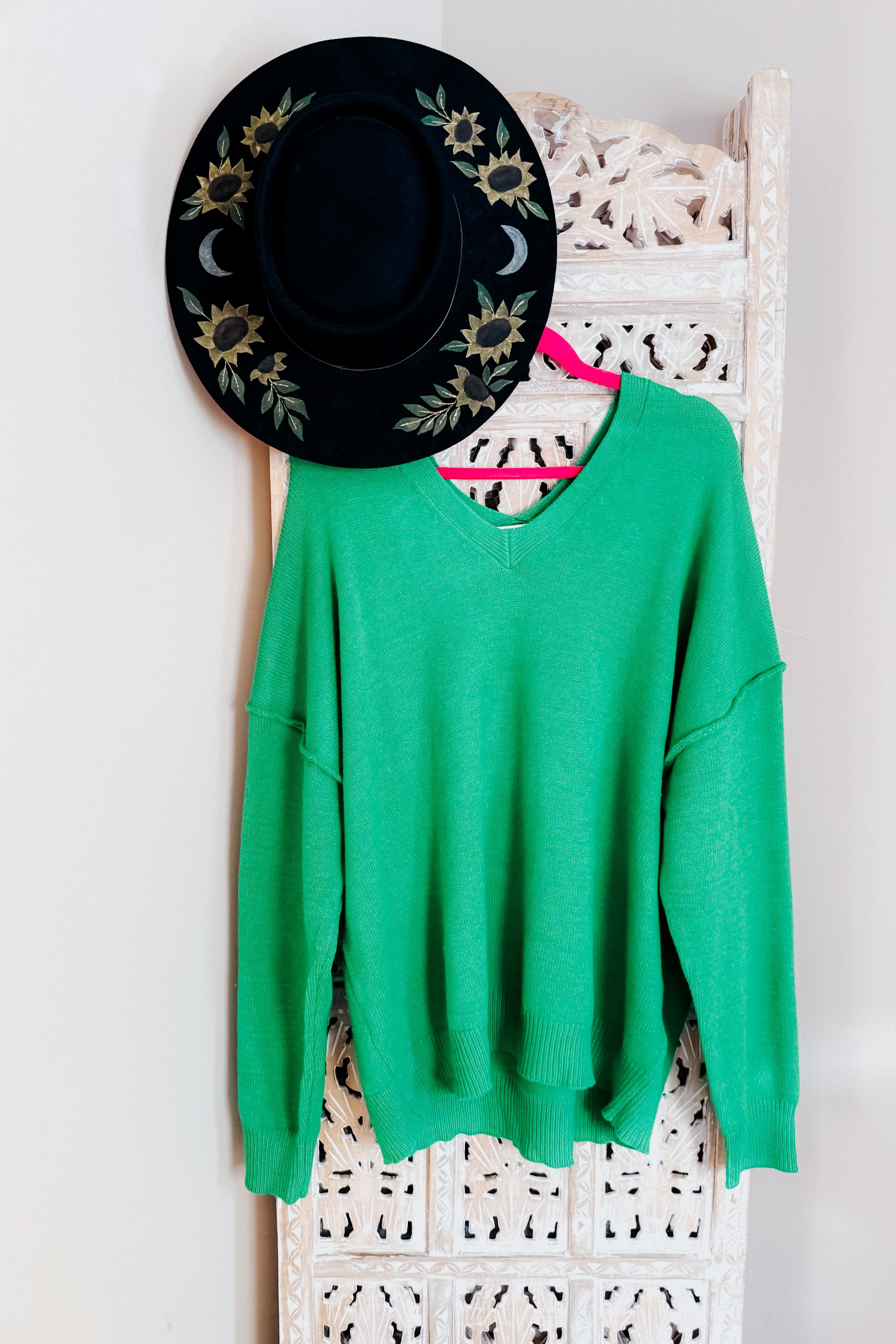 Very Understandable V-Neck Sweater • Green
