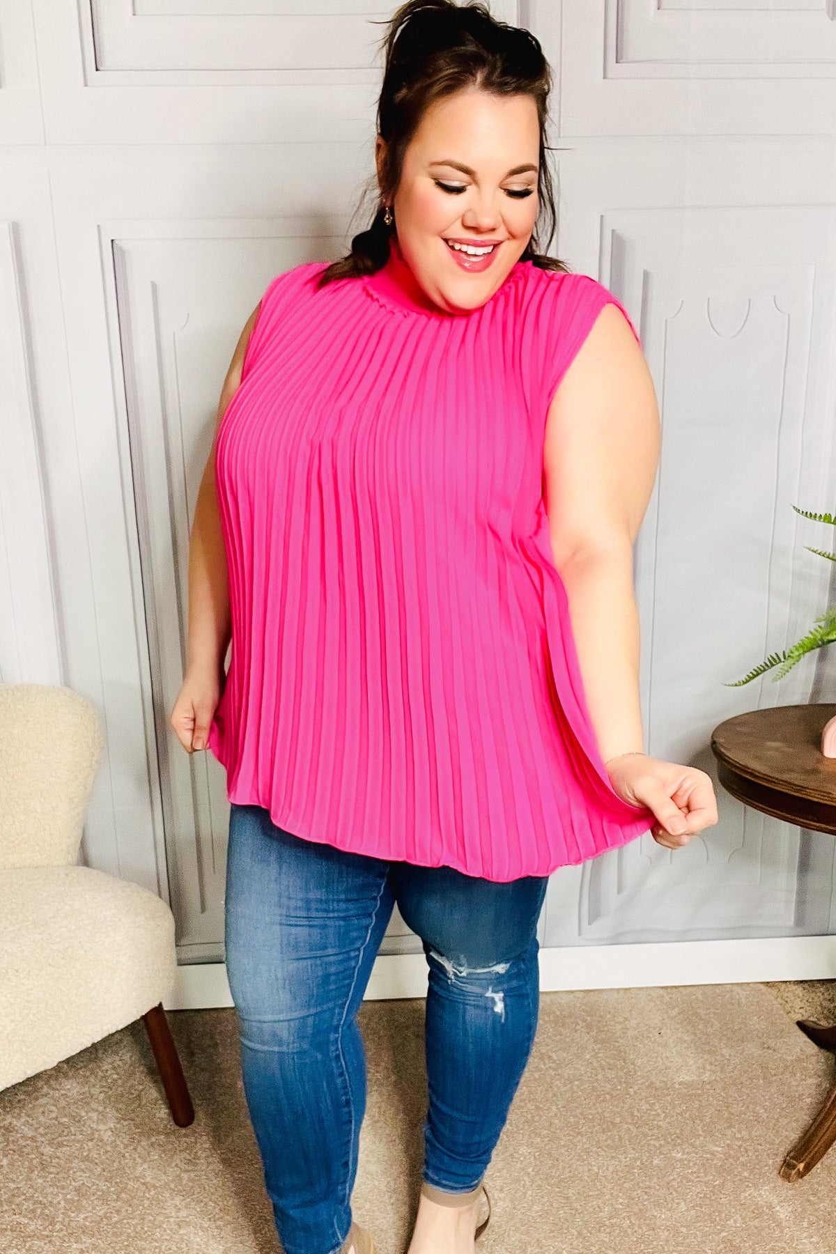 Sweet New Days Pleated Sleeveless Top • Fuchsia