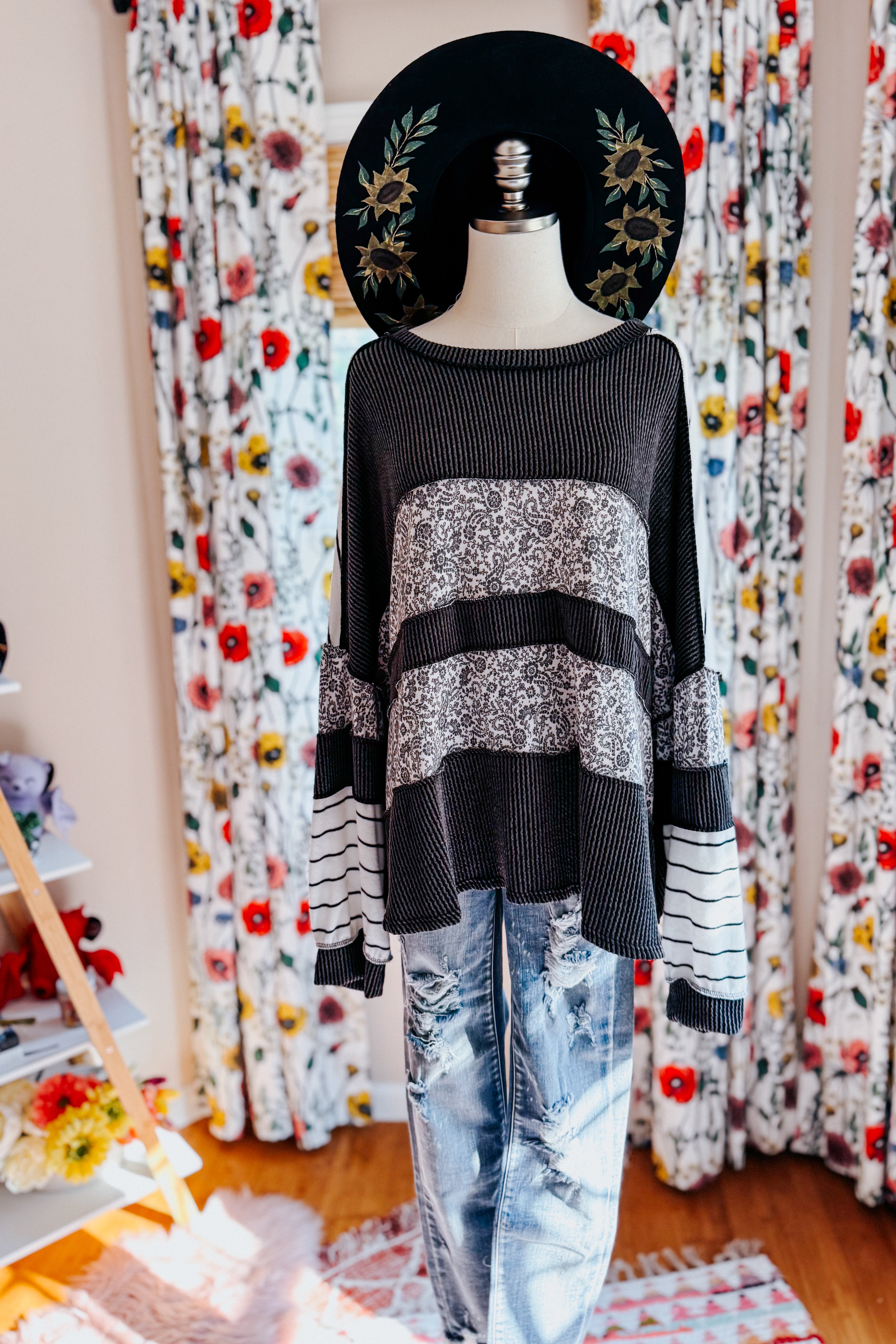 Lips Like Sugar Print Block Pullover