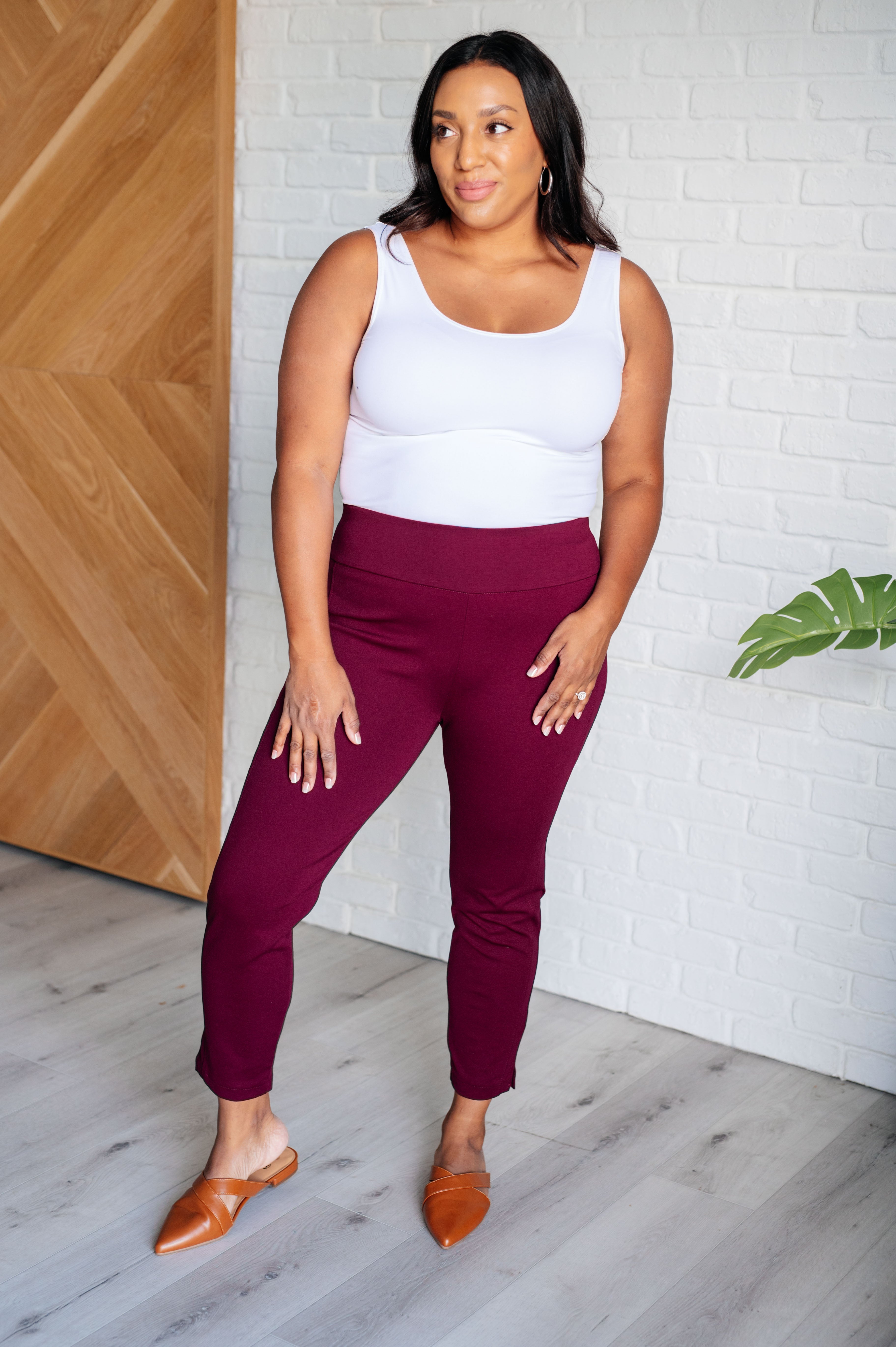 Magic Ankle Crop Skinny Pants • Wine