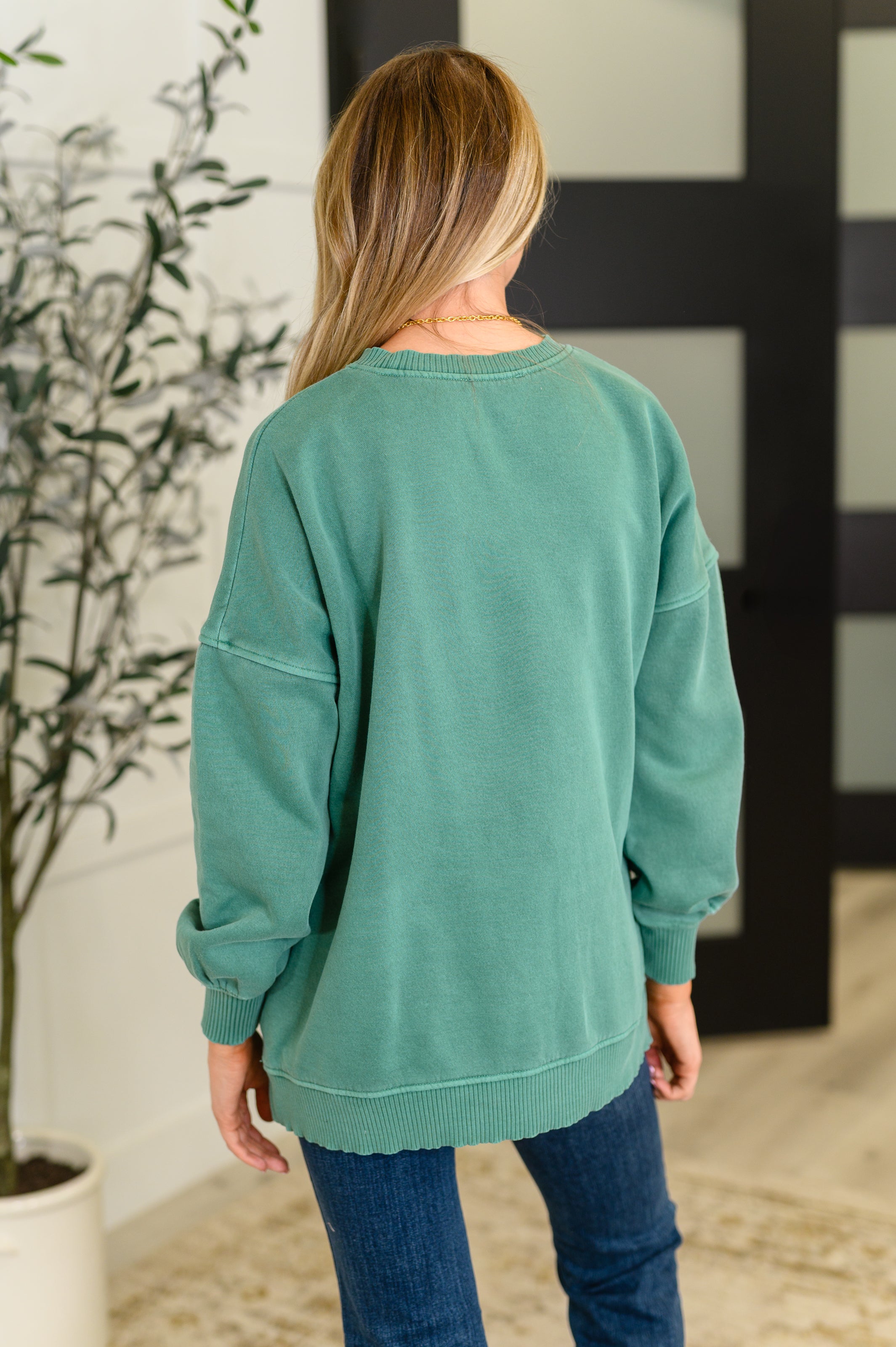 Talk Cozy to Me Stepped Hem Pullover • Dark Green