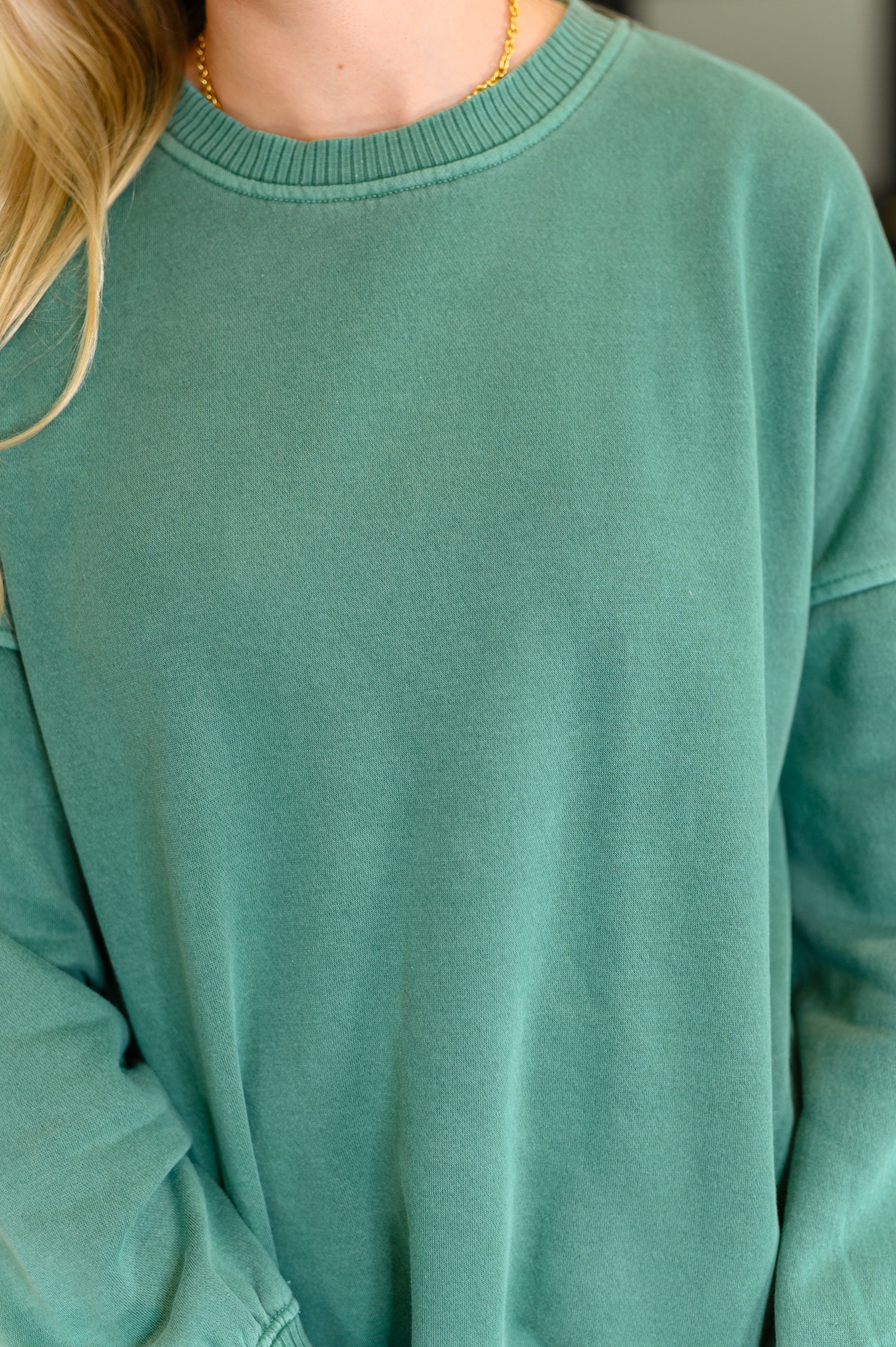 Talk Cozy to Me Stepped Hem Pullover • Dark Green